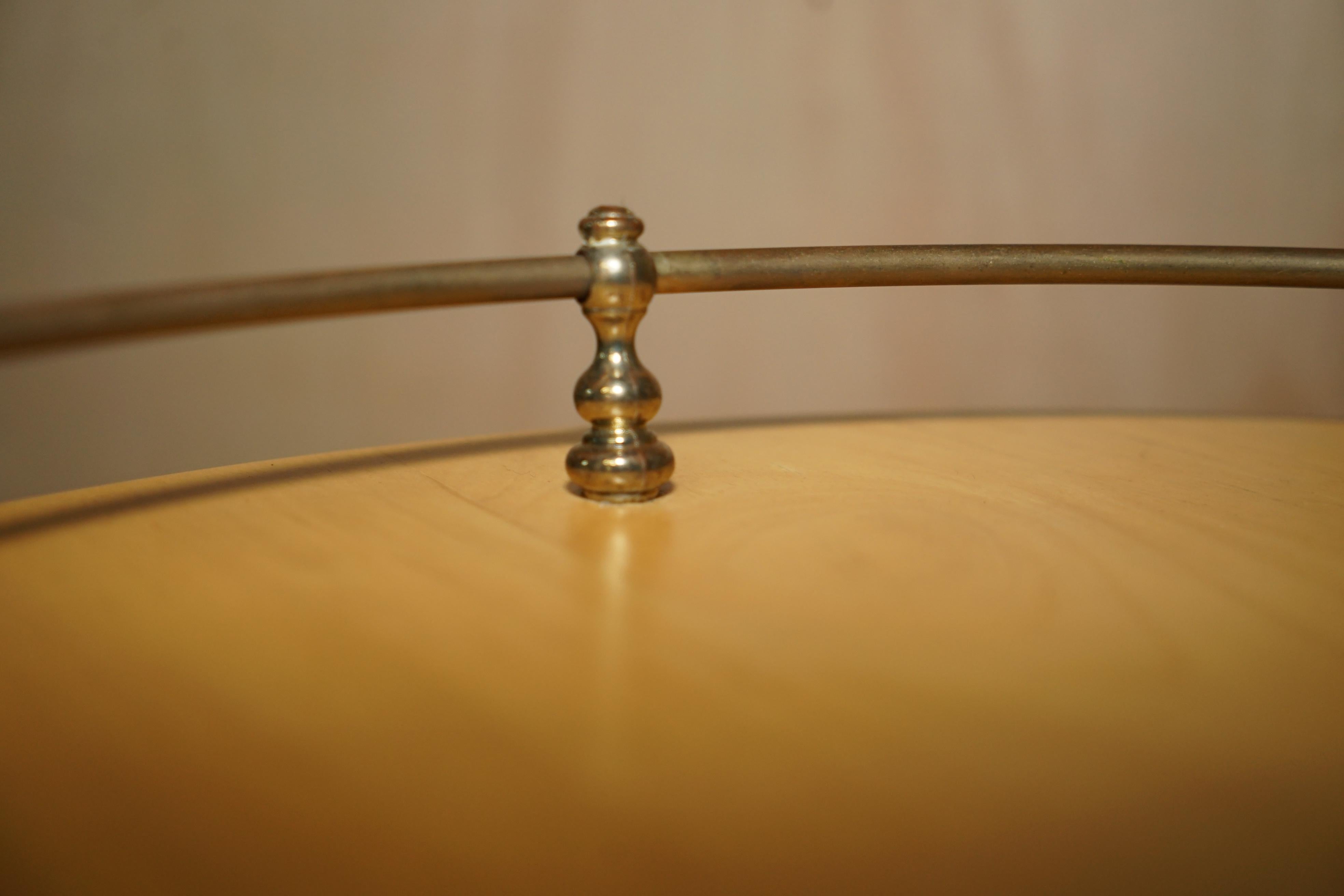 LOVELY PAIR OF BENTWOOD THONET BAR STOOLS + CAST IRON COCKTAiL BAR TABLE en vente 5