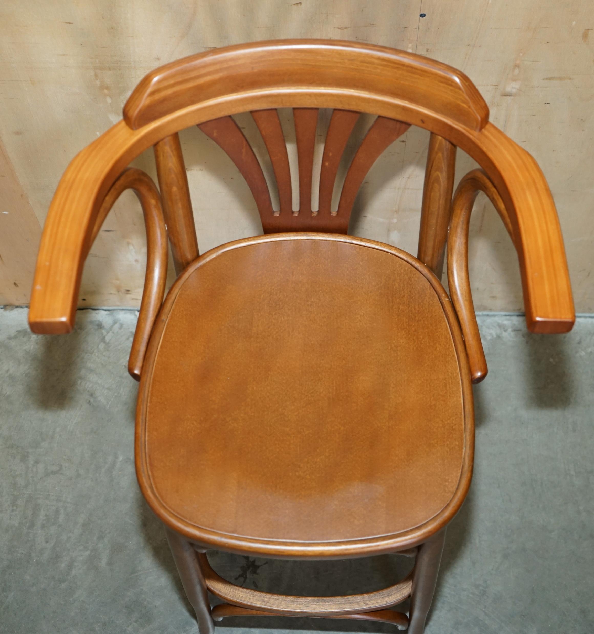 LOVELY PAIR OF BENTWOOD THONET BAR STOOLS FOR KiTCHENS COCKTAIL AT HOME BARS ETC In Good Condition In West Sussex, Pulborough