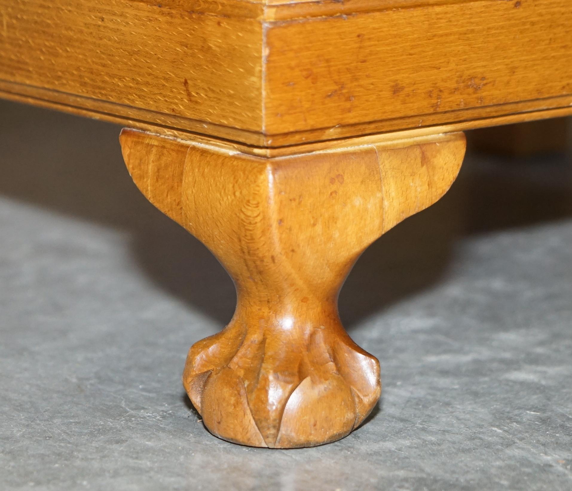 Lovely Pair of Burr & Burl Walnut, Claw & Ball Foot, Side End Lamp Wine Tables For Sale 3