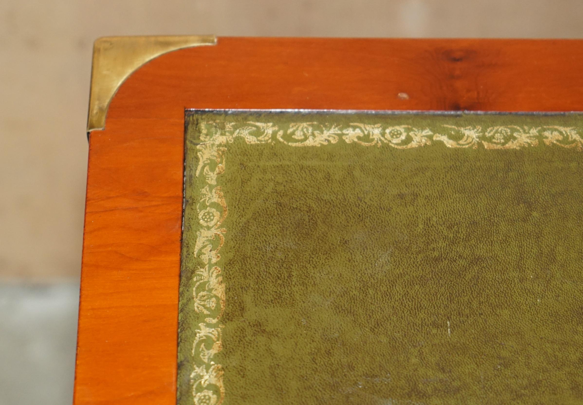 Joli tiroir de table de chevet militaire en cuir vert de Wood Wood Greene & Greene en vente 4