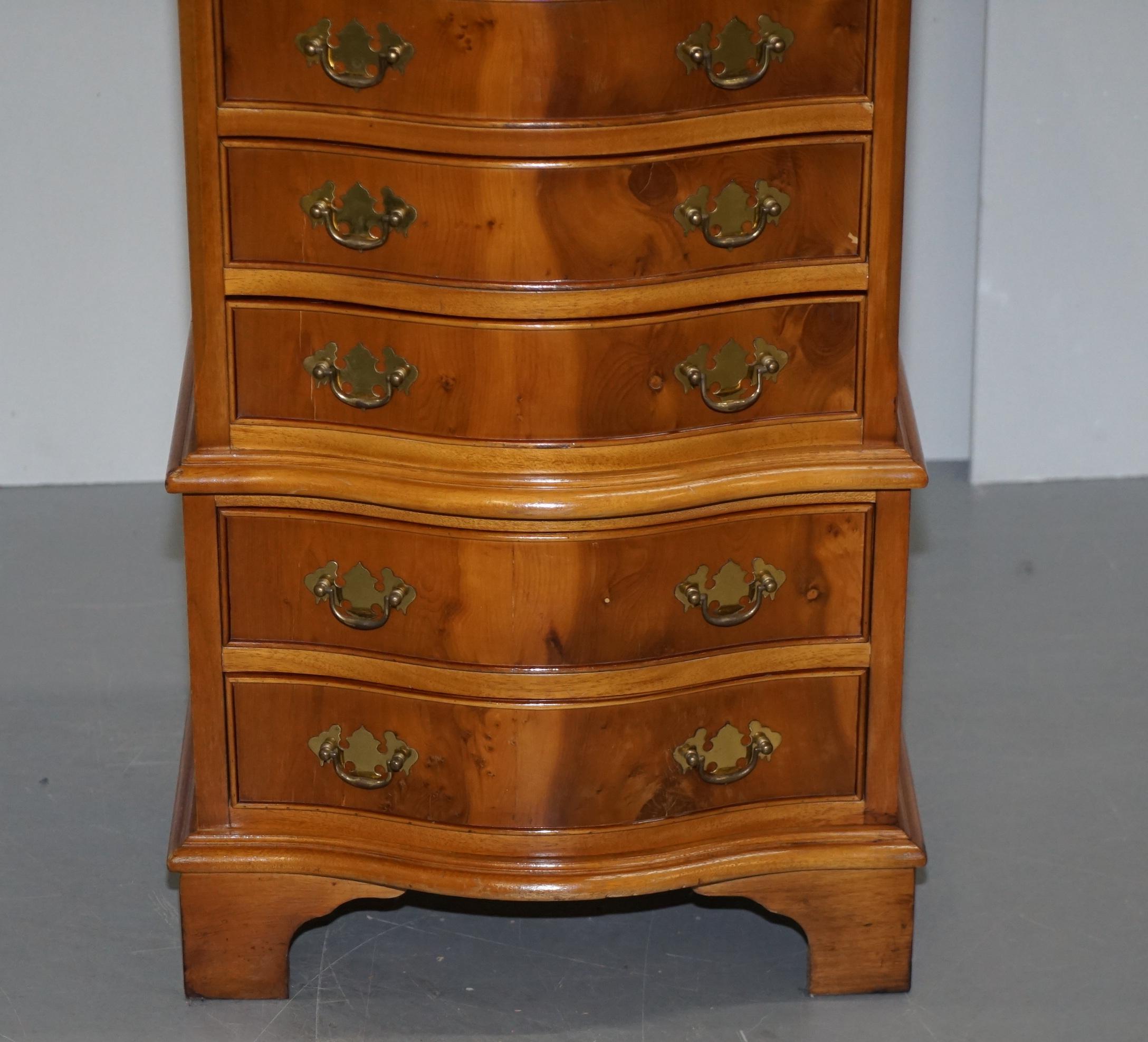 Lovely Pair of Burr Yew Wood Small Sized Tallboy Chests of Drawers Lamp Tables For Sale 9
