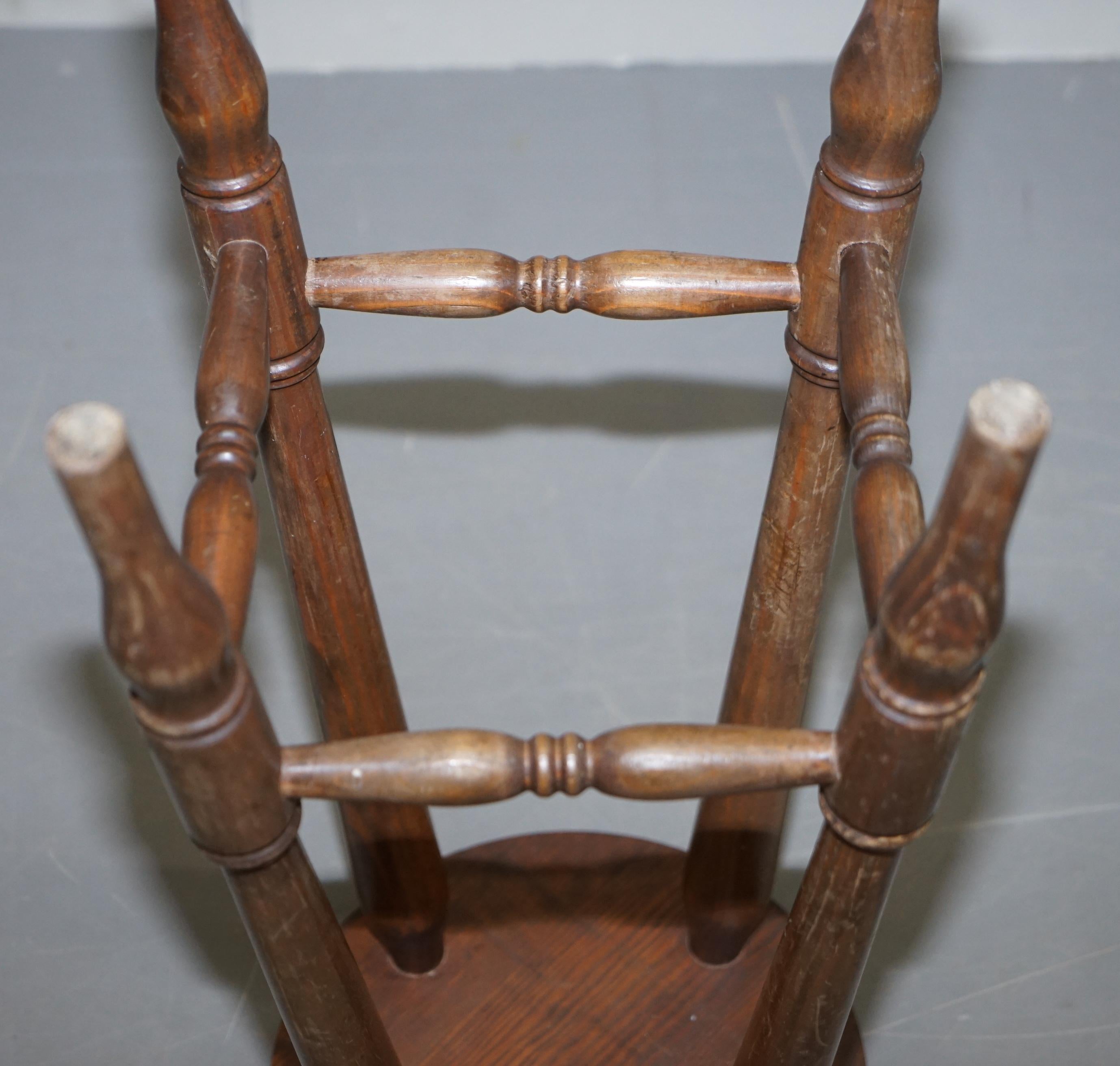 Mid-20th Century Lovely Pair of circa 1950s English Oak Bar Stools Nice Timber Patina