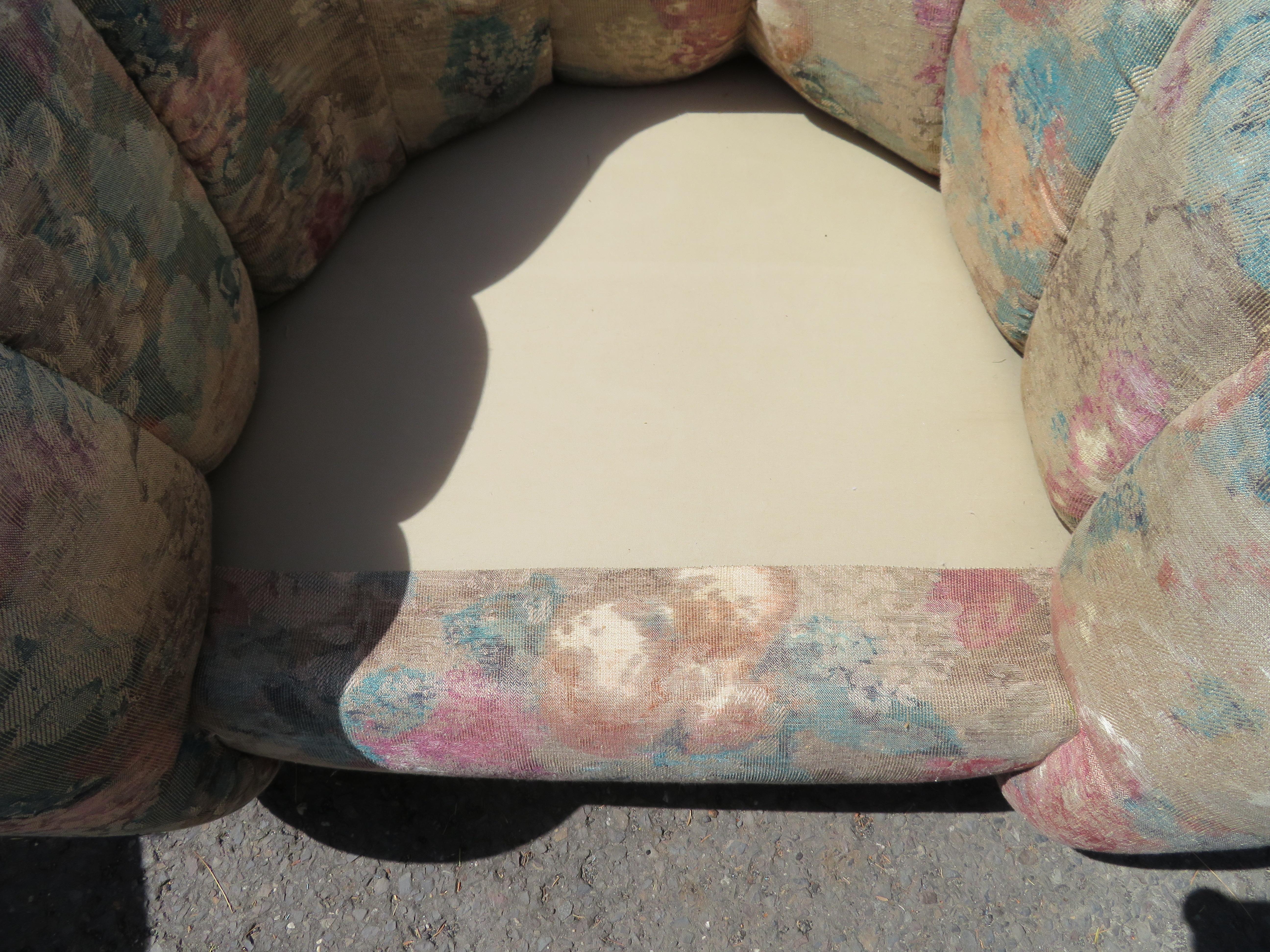 Jolie paire de fauteuils de salon pivotants directionnels Croissant du milieu du siècle dernier en vente 1