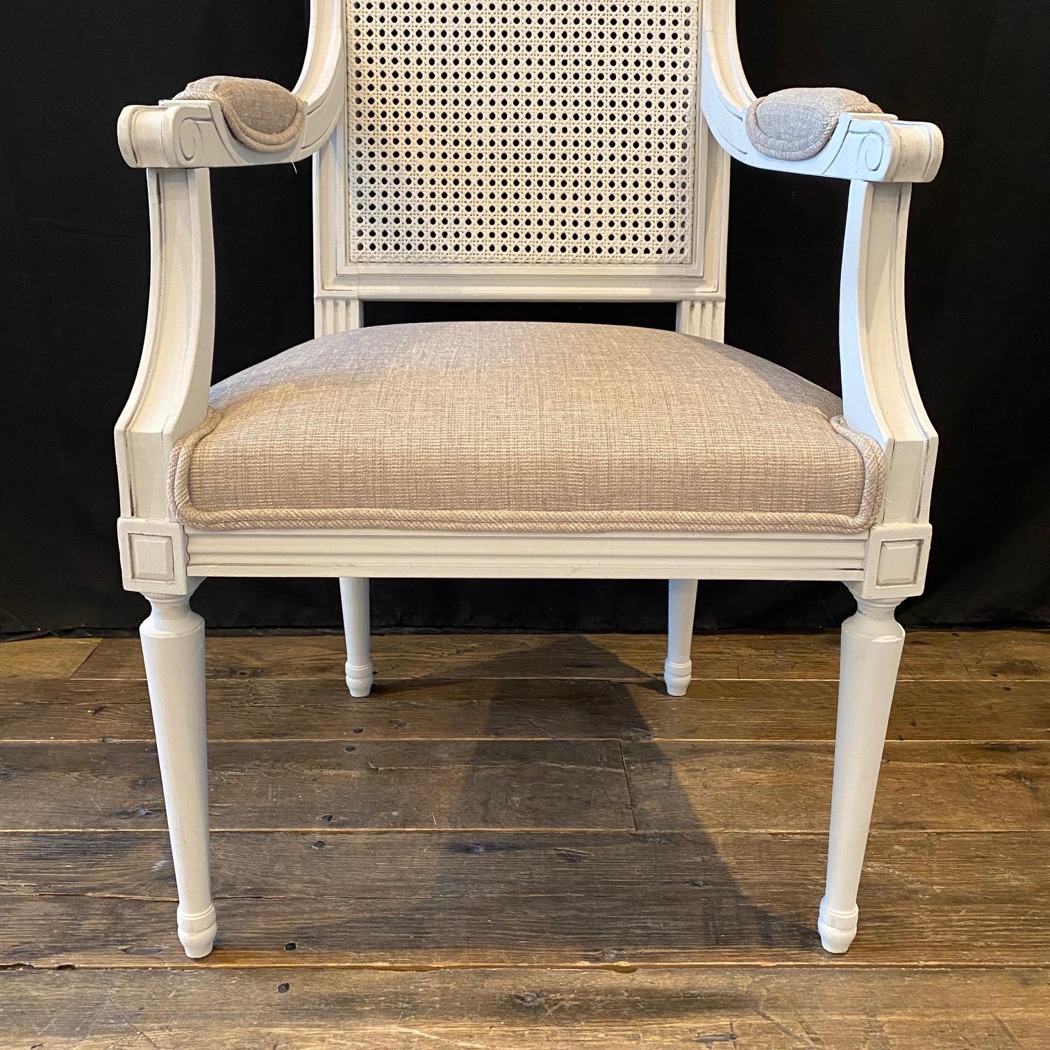 Early 20th Century Lovely Pair of French Louis XVI White Painted Armchairs 