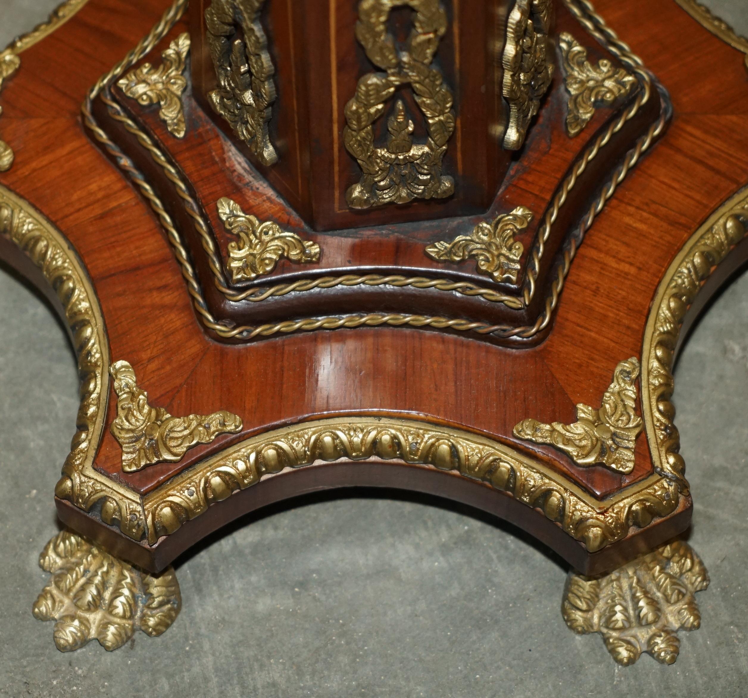 LOVELY PAiR OF FRENCH PARQUETRY WALNUT & GILT BRASS ROUND OCCASIONAL TABLES For Sale 5