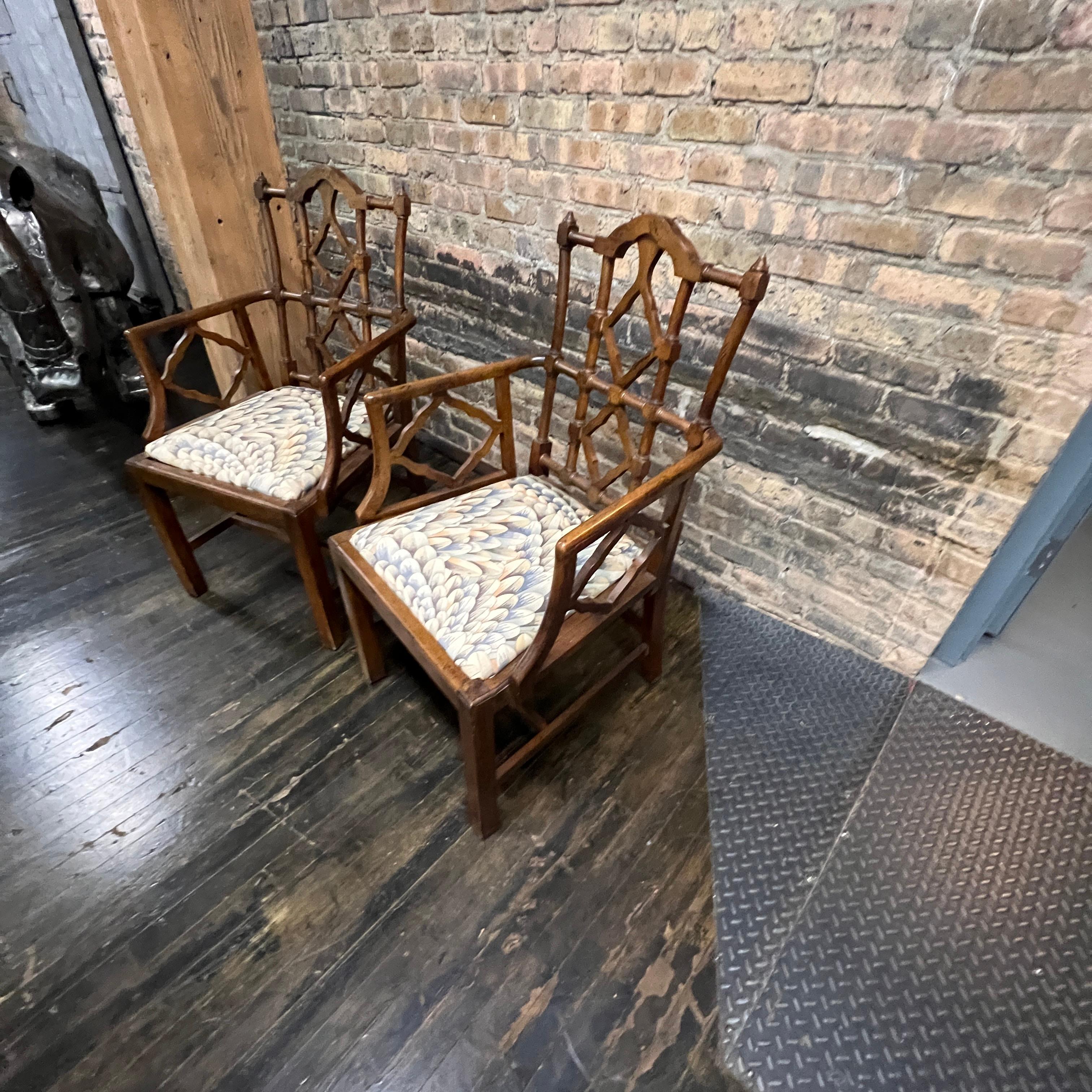 Bella coppia di poltrone Chippendale cinesi in stile 
