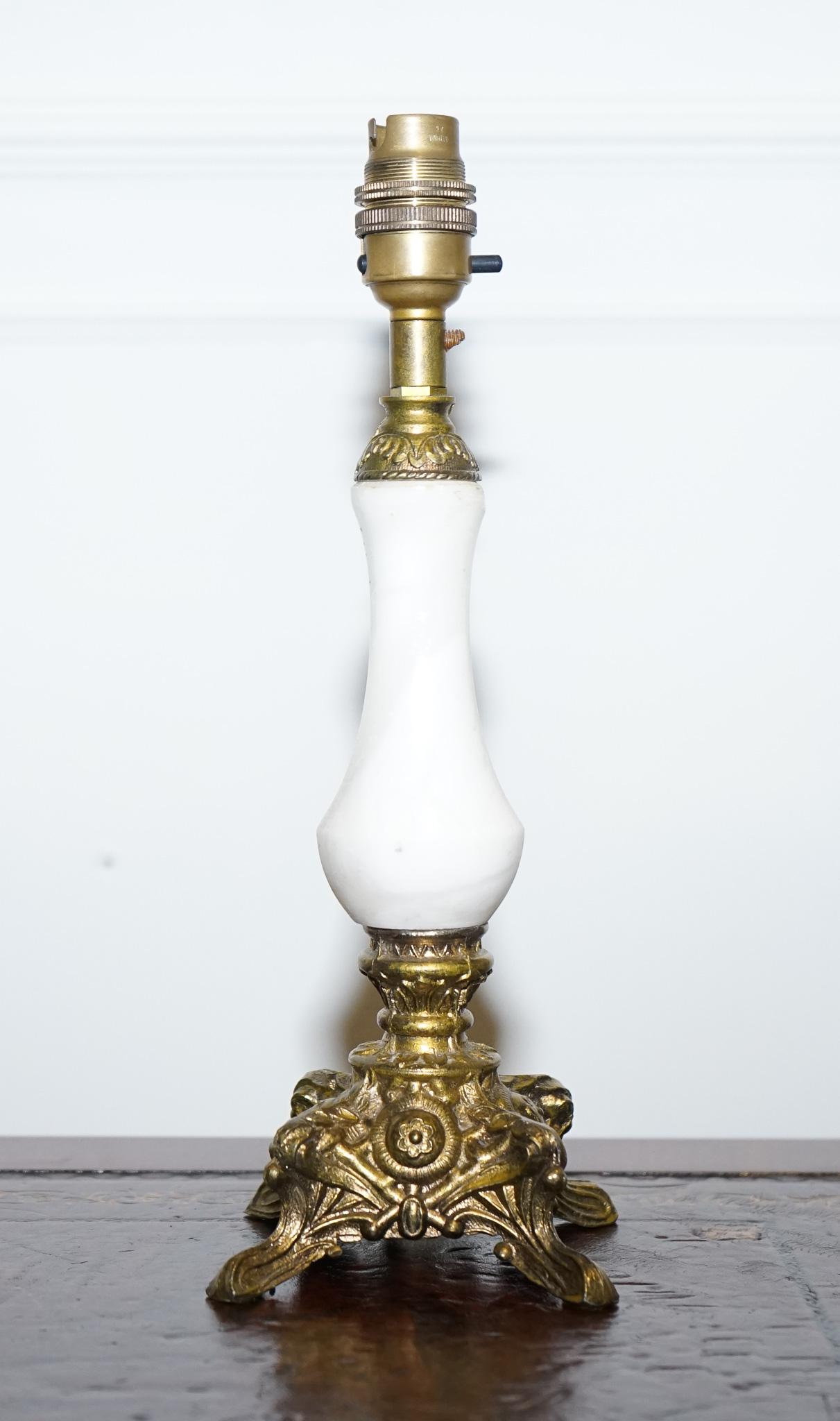 LOVELY PAiR OF GOLD AND ONYX SMALL TABLE LAMPS In Good Condition For Sale In Pulborough, GB