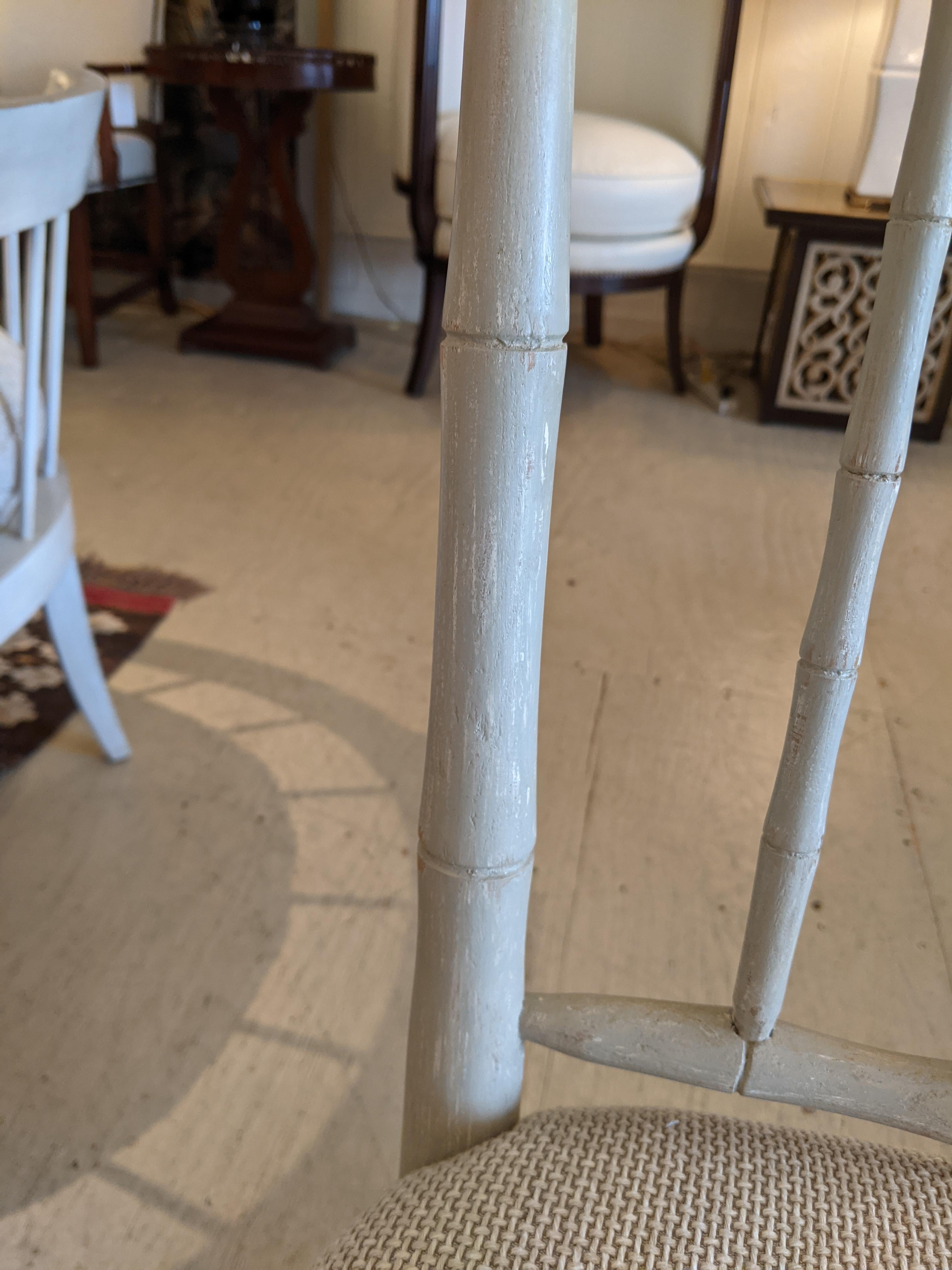 Lovely Pair of Gustavian Style Side Dining Chairs In Good Condition In Hopewell, NJ