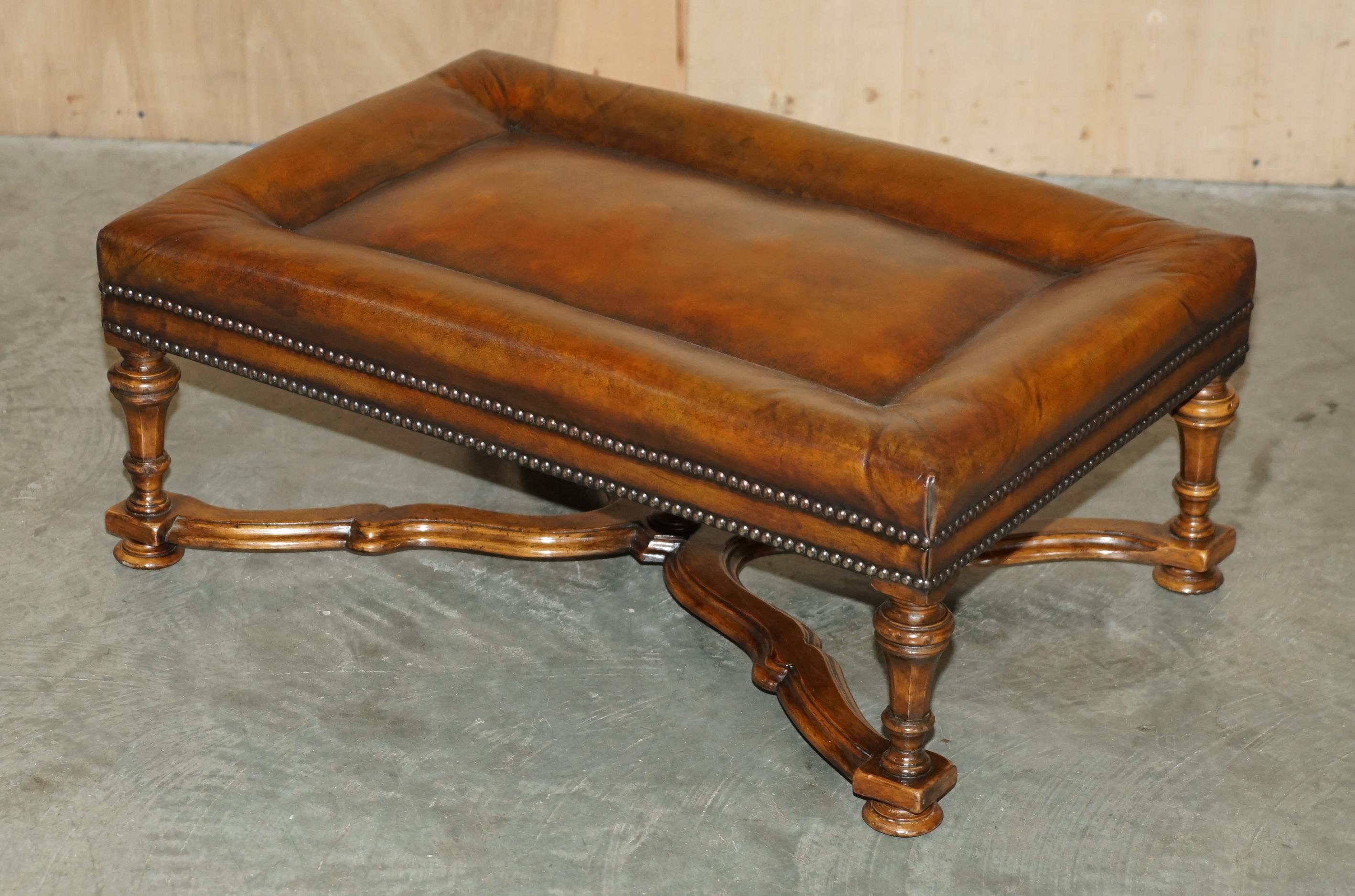 LOVELY PAIR OF HAND DYED CIGAR BROWN LEATHER LIBRARY ARMCHAIRS WiTH OTTOMAN For Sale 10