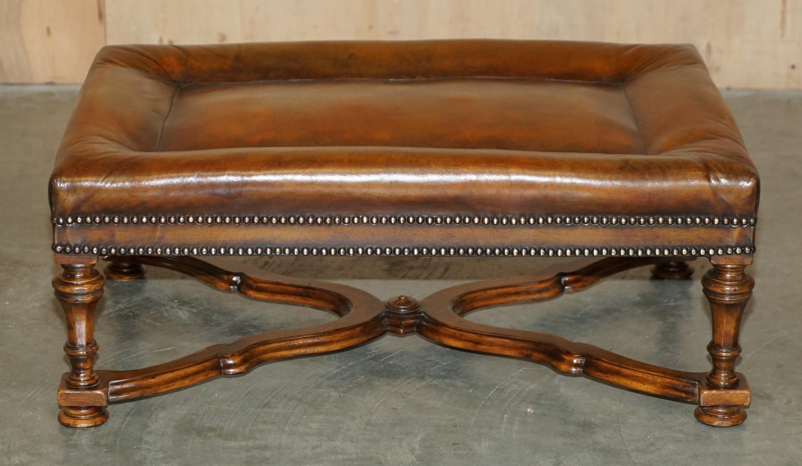 LOVELY PAIR OF HAND DYED CIGAR BROWN LEATHER LIBRARY ARMCHAIRS WiTH OTTOMAN For Sale 11
