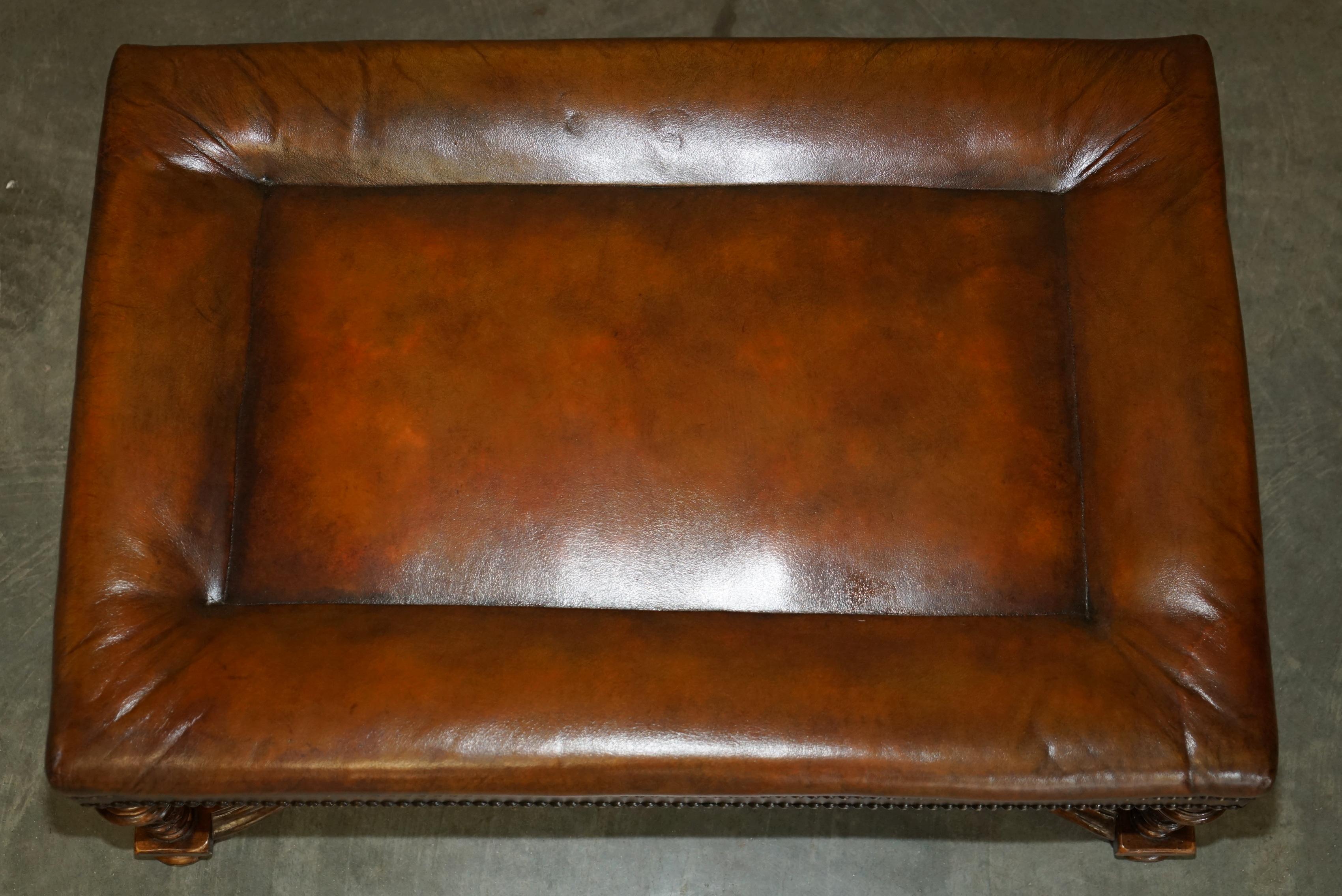 LOVELY PAIR OF HAND DYED CIGAR BROWN LEATHER LIBRARY ARMCHAIRS WiTH OTTOMAN For Sale 12