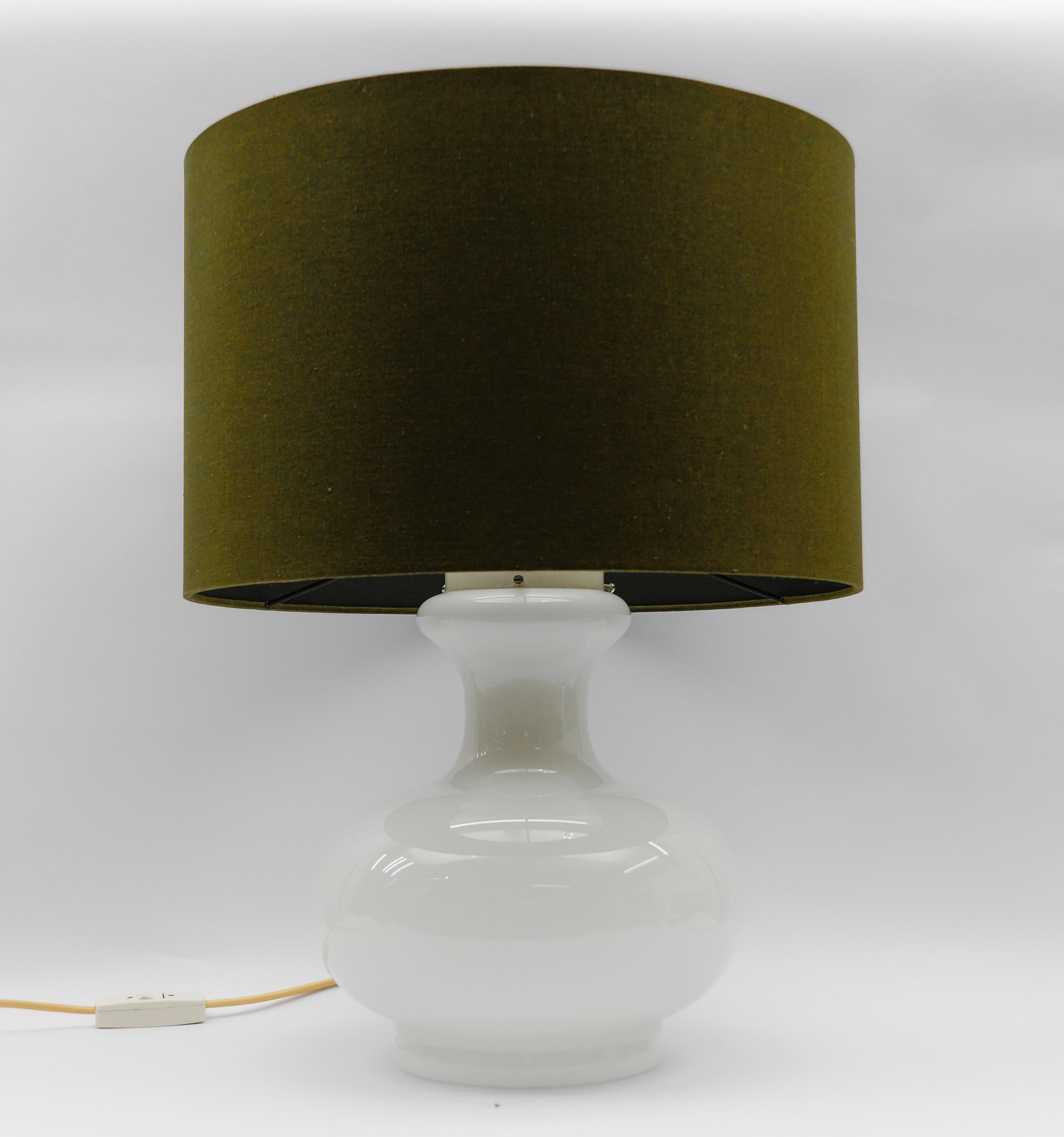 Mid-20th Century Lovely Pair of Mid-Century Modern Opal Glass Table Lamp Bases, 1960s For Sale
