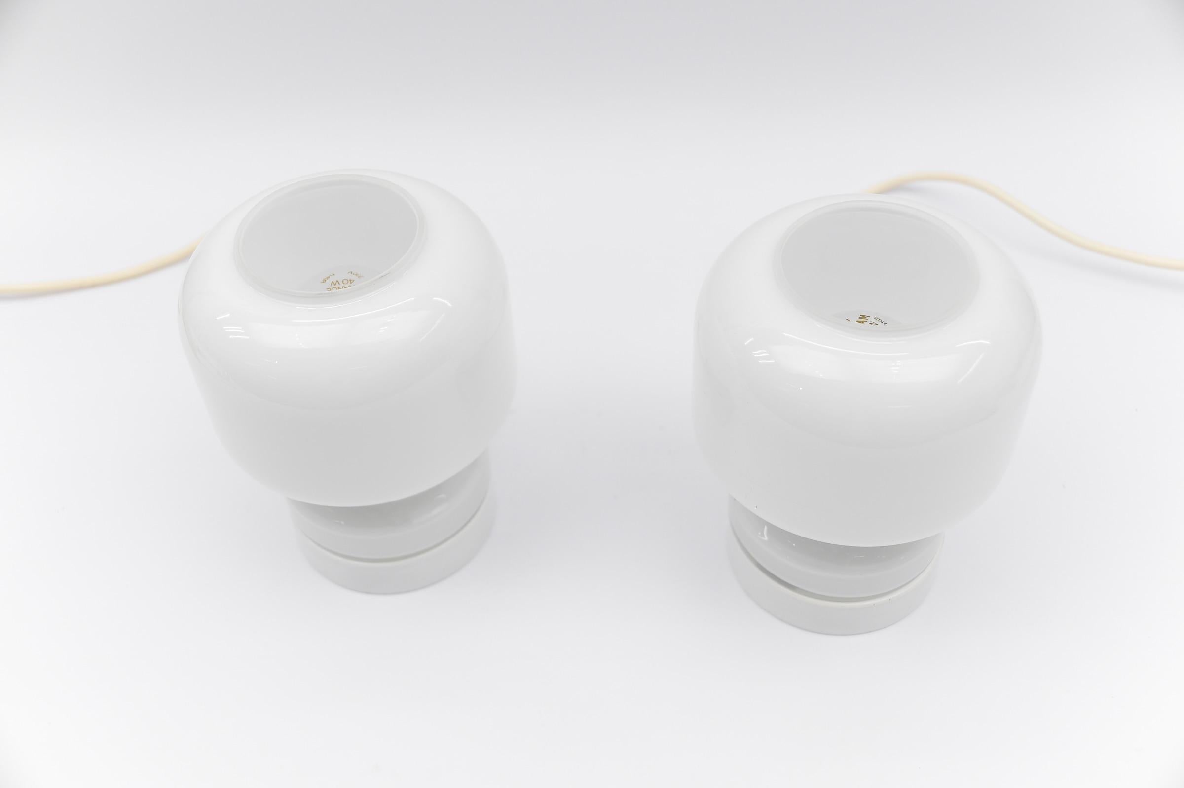 Lovely Pair of Mid-Century Modern Opal Glass Table Lamps, 1960s For Sale 5