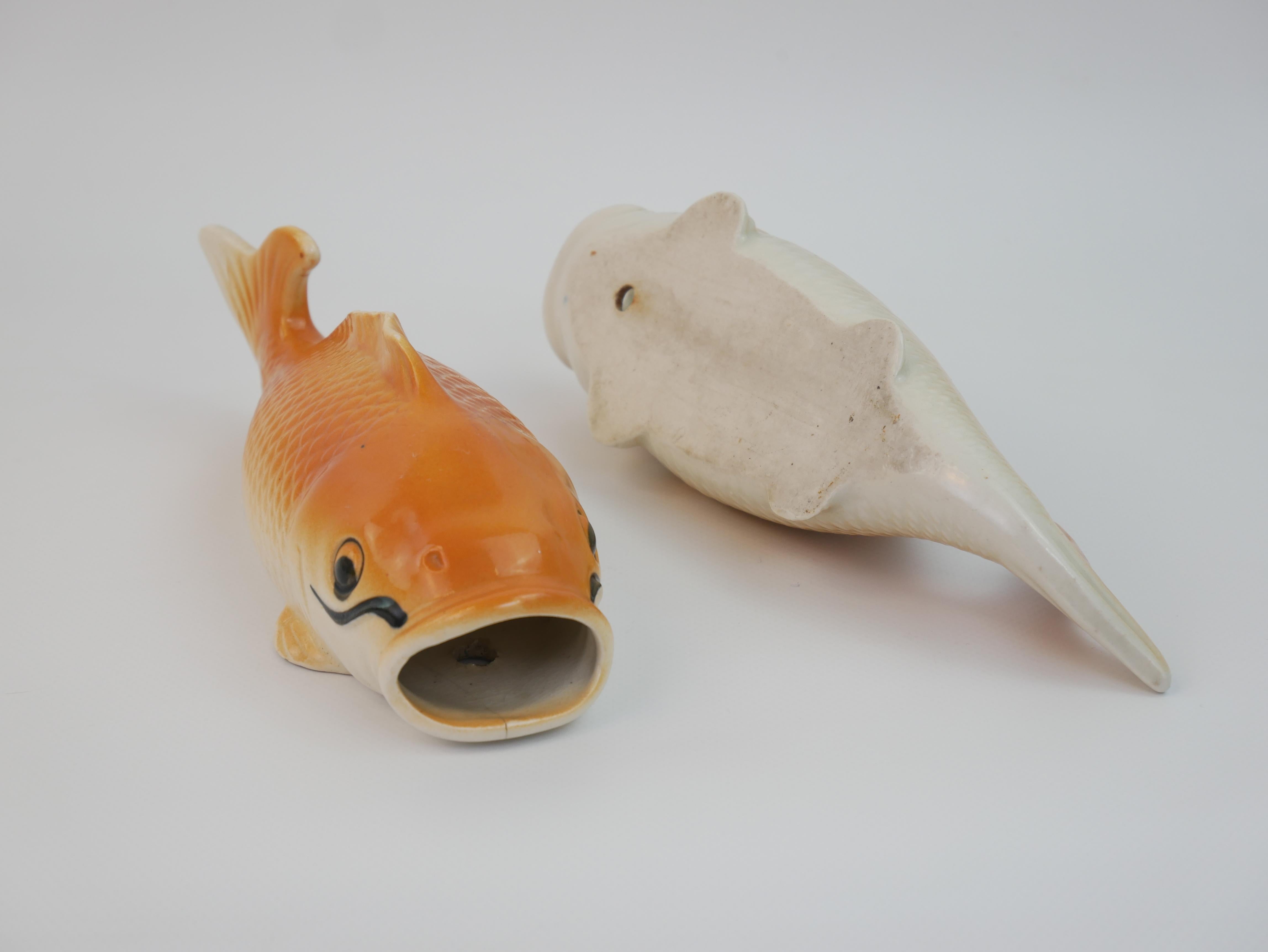 Bella coppia di carpe in ceramica arancione In condizioni discrete in vendita a NICE, FR