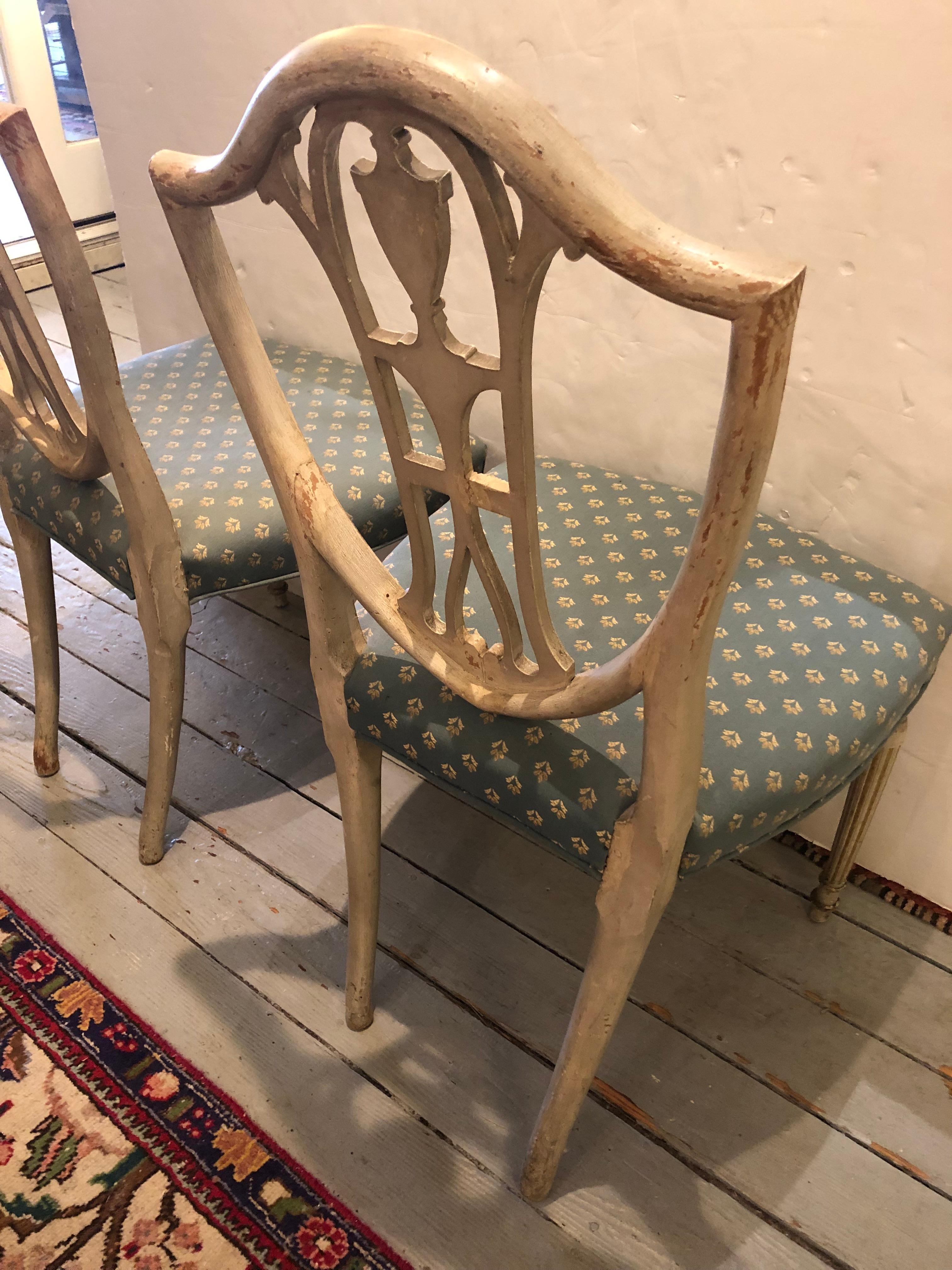 Lovely Pair of Painted 18th century Neoclassical Side Chairs  For Sale 2