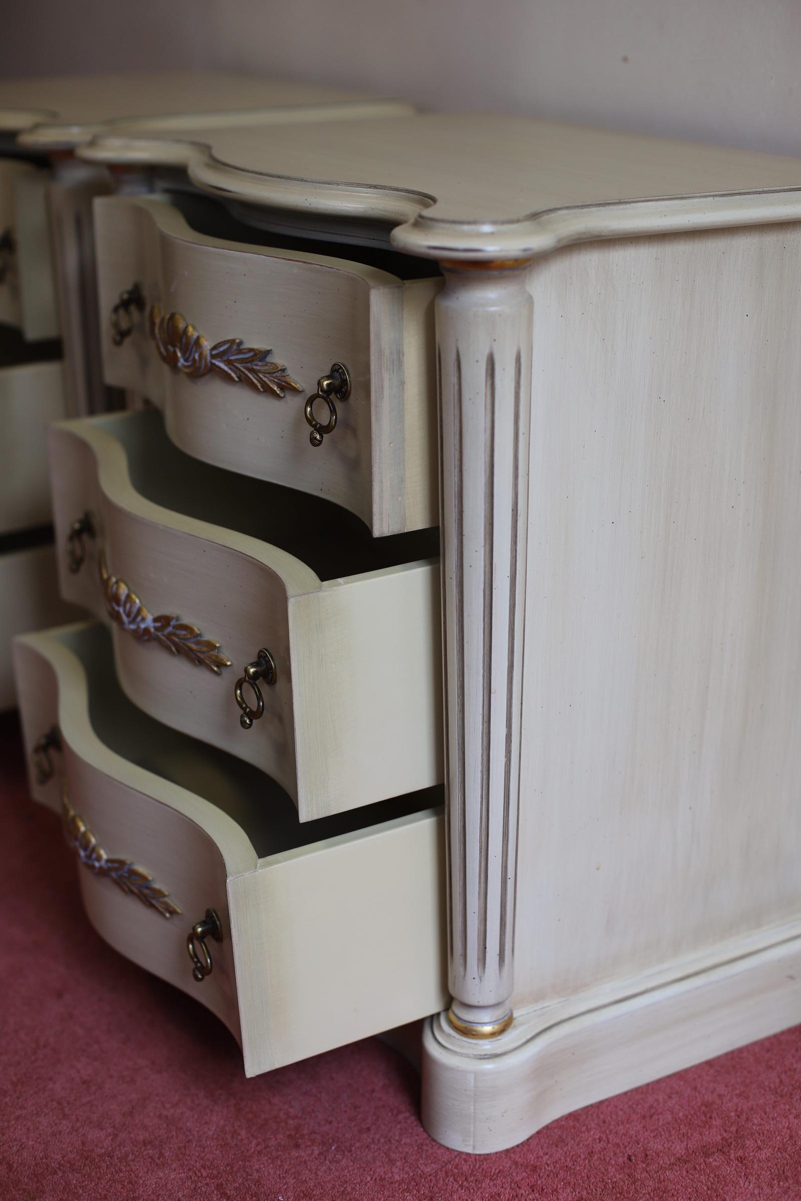 Lovely Pair Of Painted French Provincial Style  Nightstands  For Sale 5