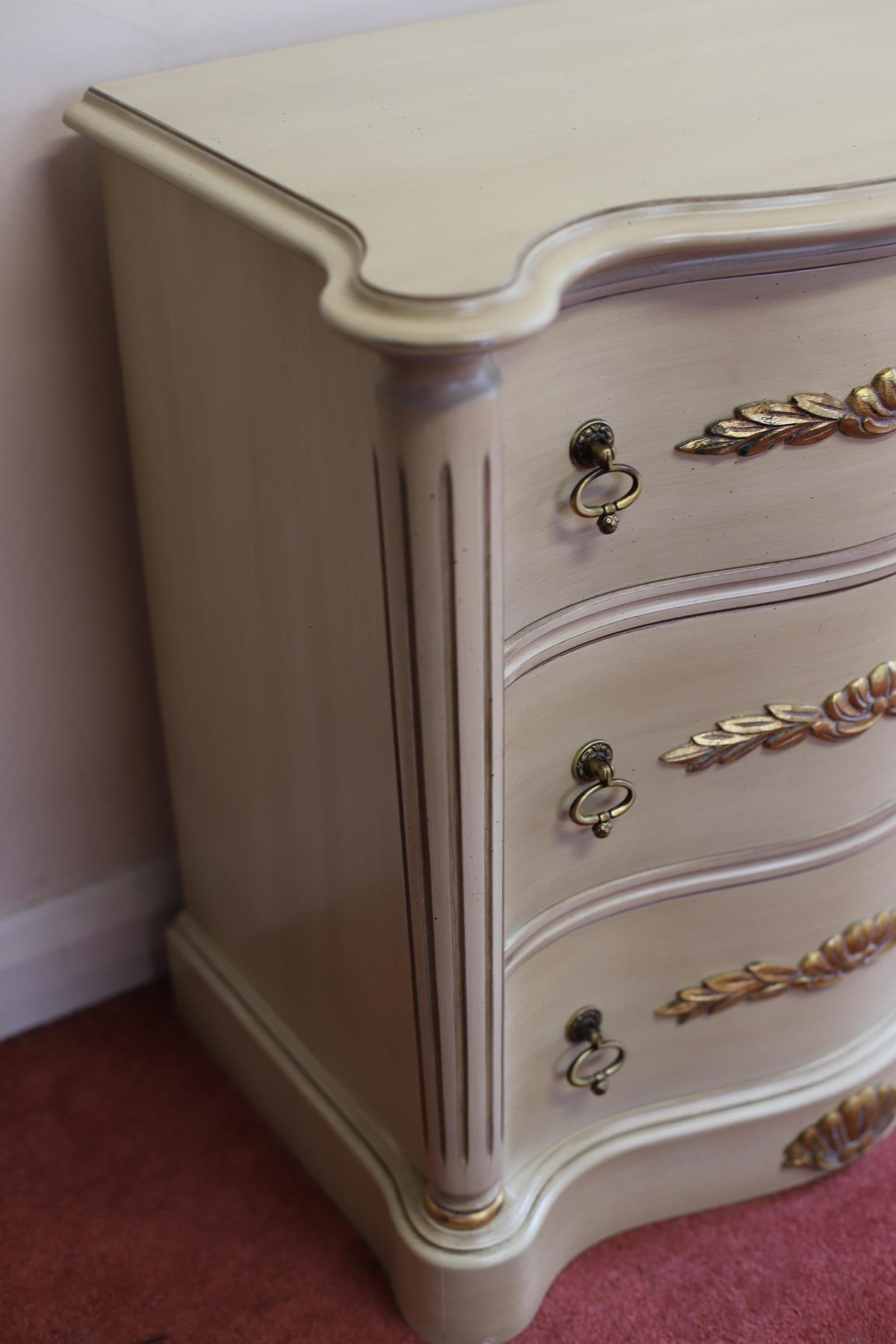 20th Century Lovely Pair Of Painted French Provincial Style  Nightstands  For Sale