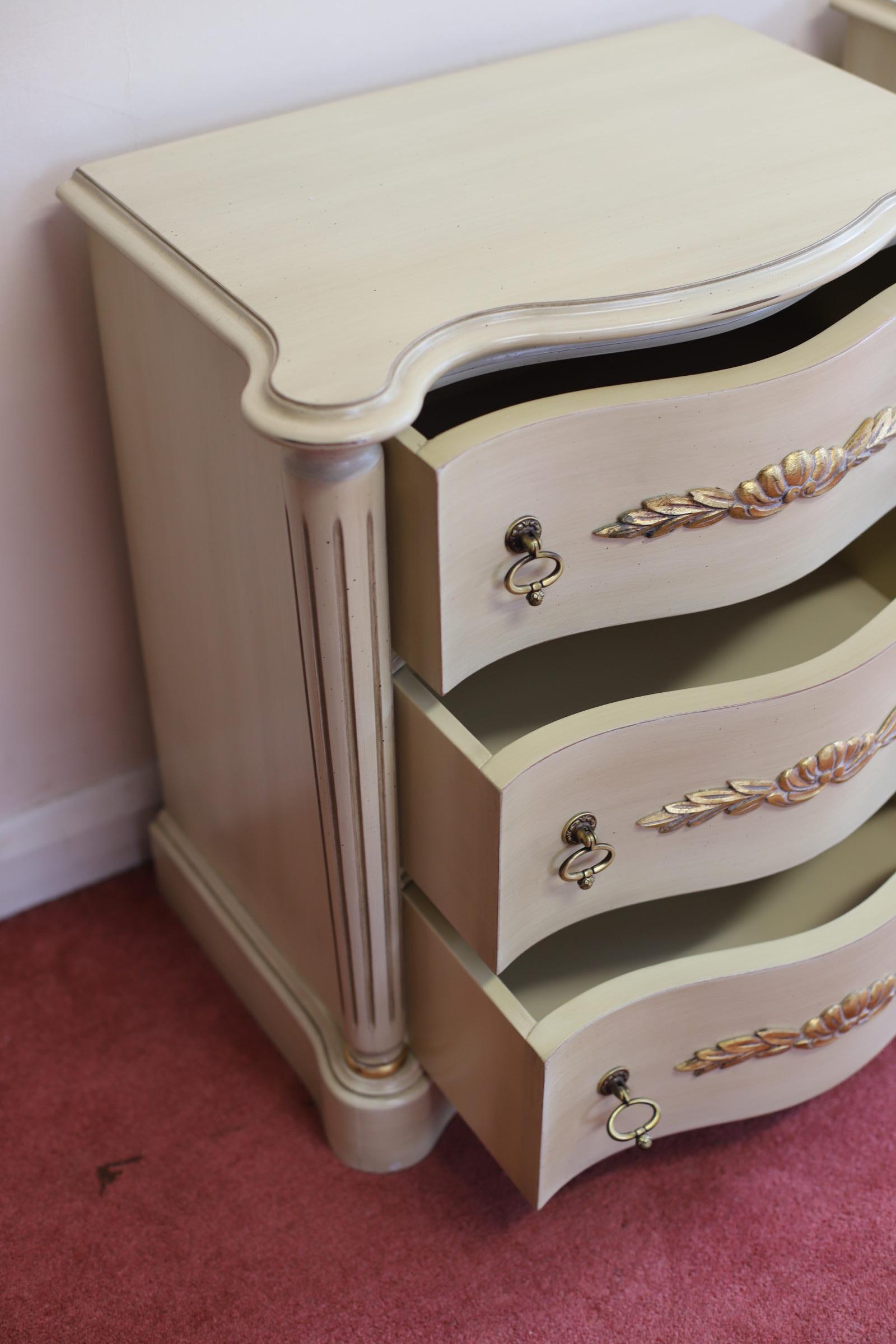 Lovely Pair Of Painted French Provincial Style  Nightstands  For Sale 3