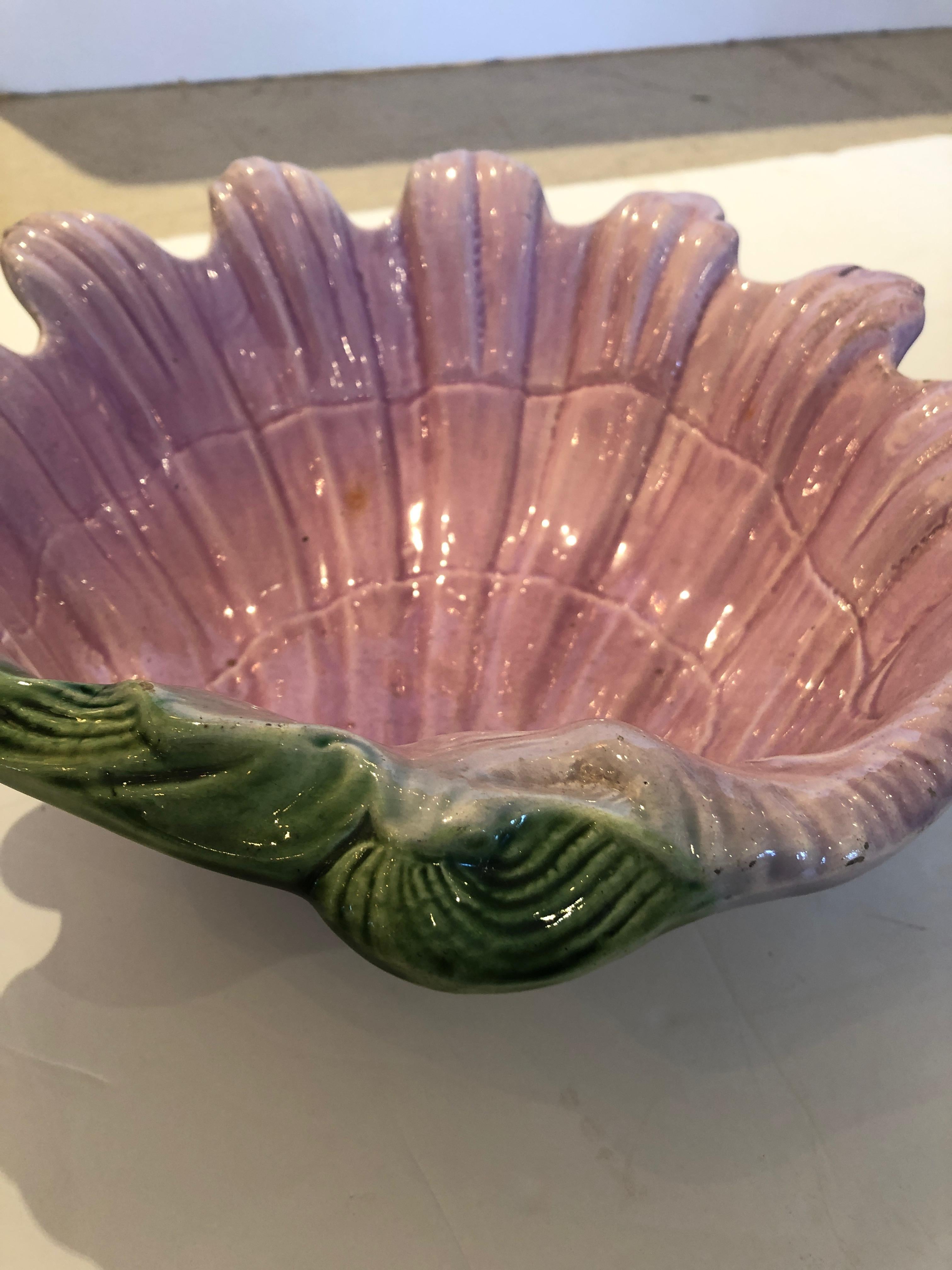 Early 20th Century Lovely Pair of Pink and Green Majolica Clam Shell Bowls