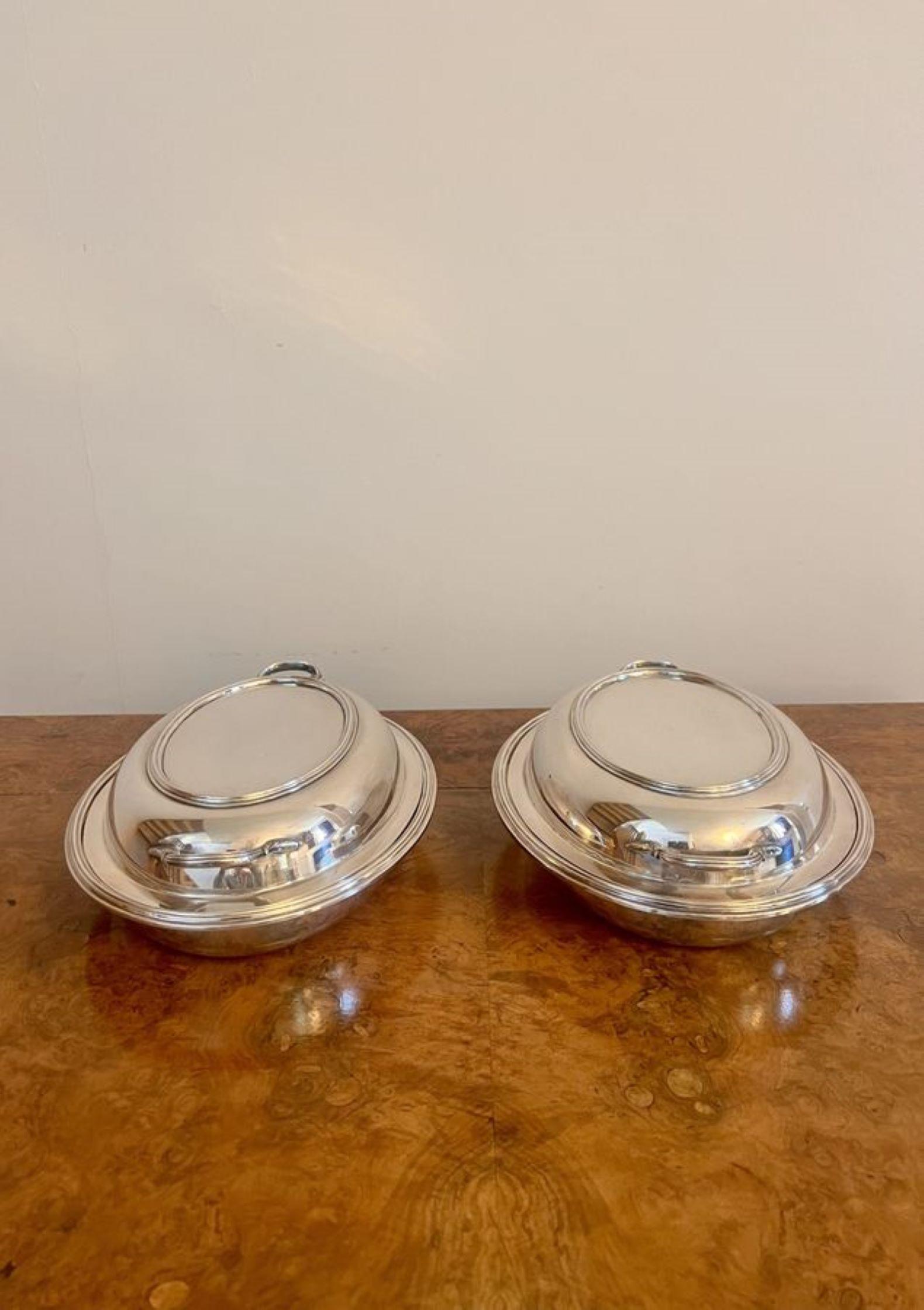Lovely pair of quality antique Edwardian silver plated entree dishes  For Sale 1
