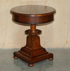 LOVELY PAIR OF RALPH LAUREN AMERICAN HARDWOOD PEDESTAL SIDE END LAMP WINE TABLEs
