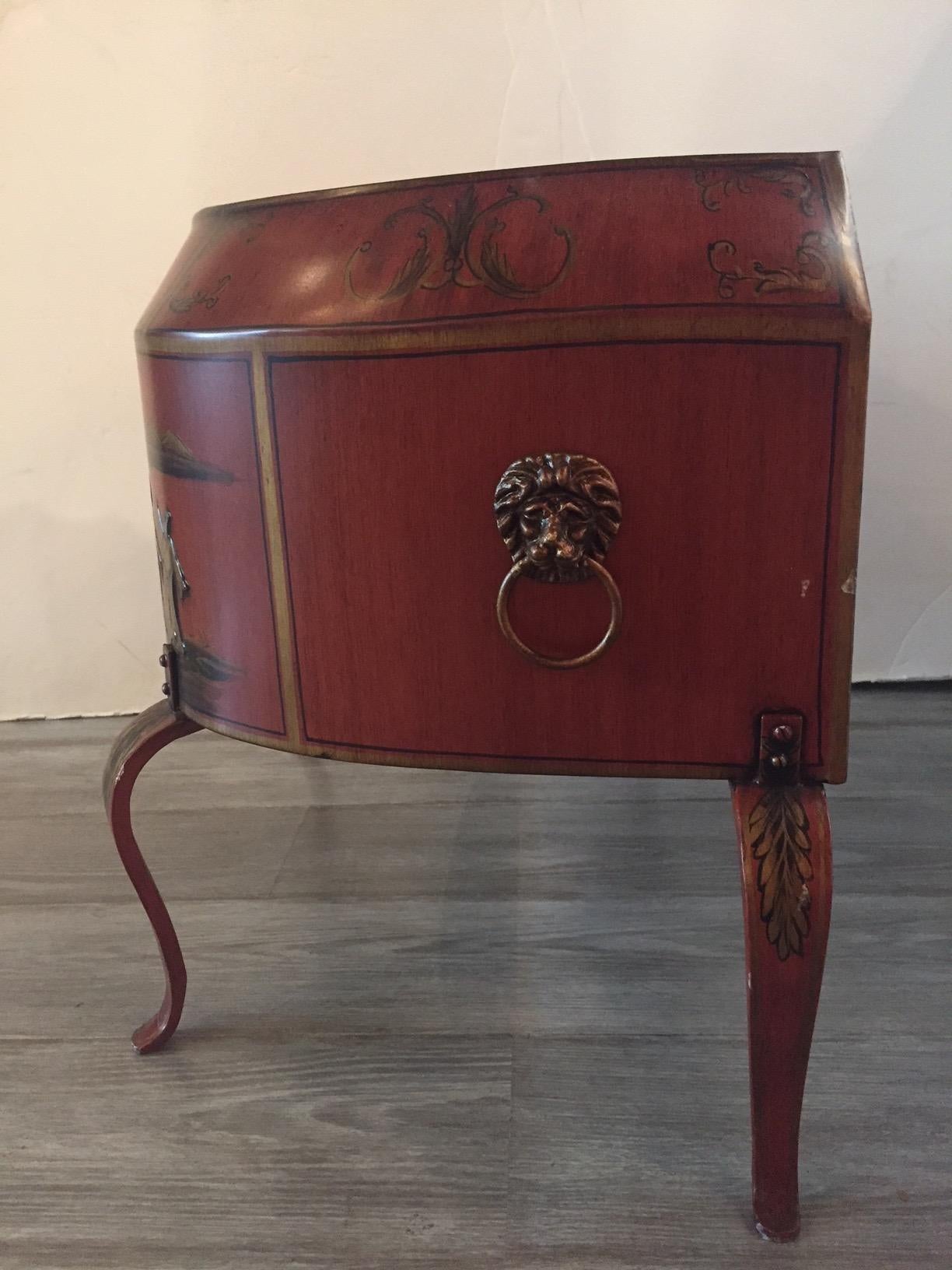 Lovely Pair of Red, Black and Gold Chinoiserie Decorated Tole Planters In Excellent Condition In Hopewell, NJ