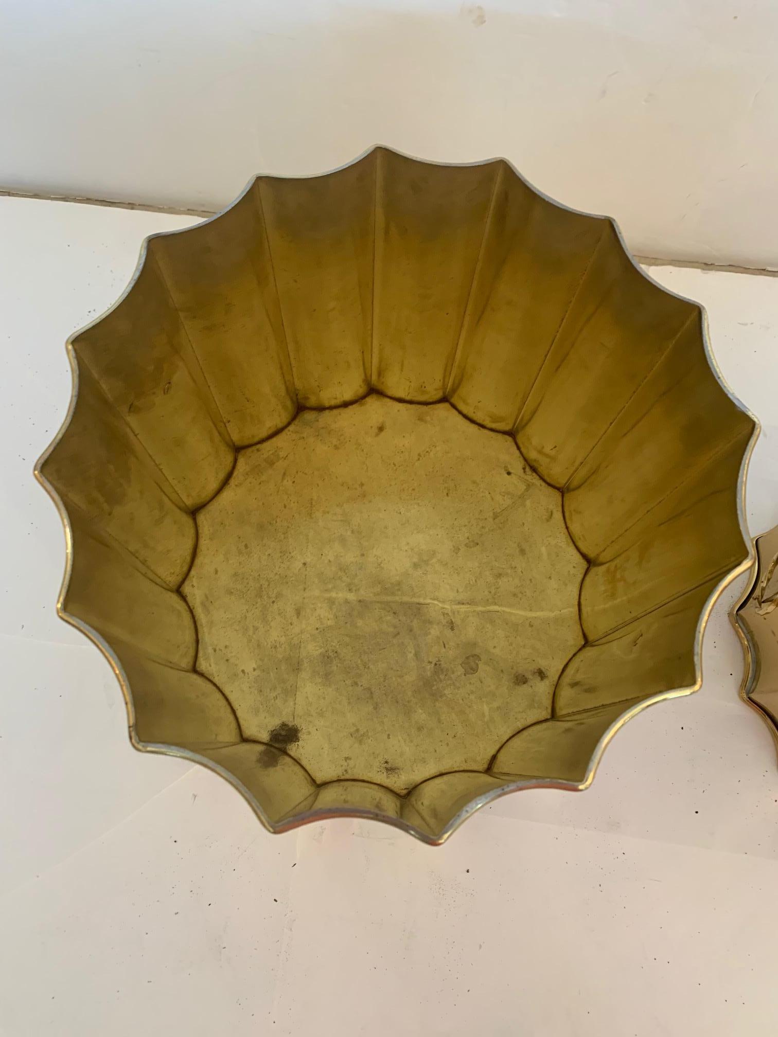 Mid-Century Modern Lovely Pair of Round Scalloped Brass Planters Flower Pots