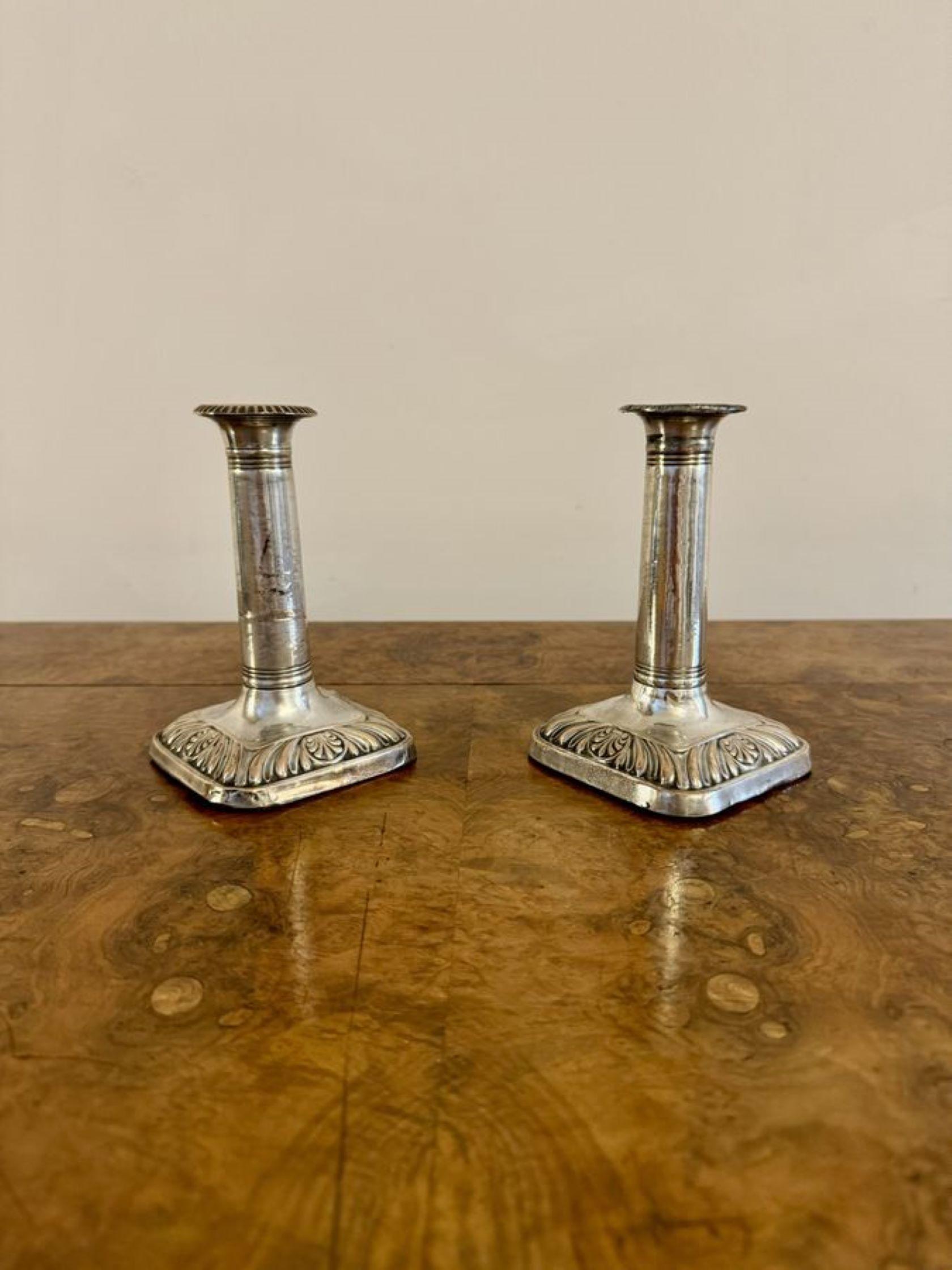 XIX secolo Graziosa coppia di piccoli candelabri antichi vittoriani in vendita