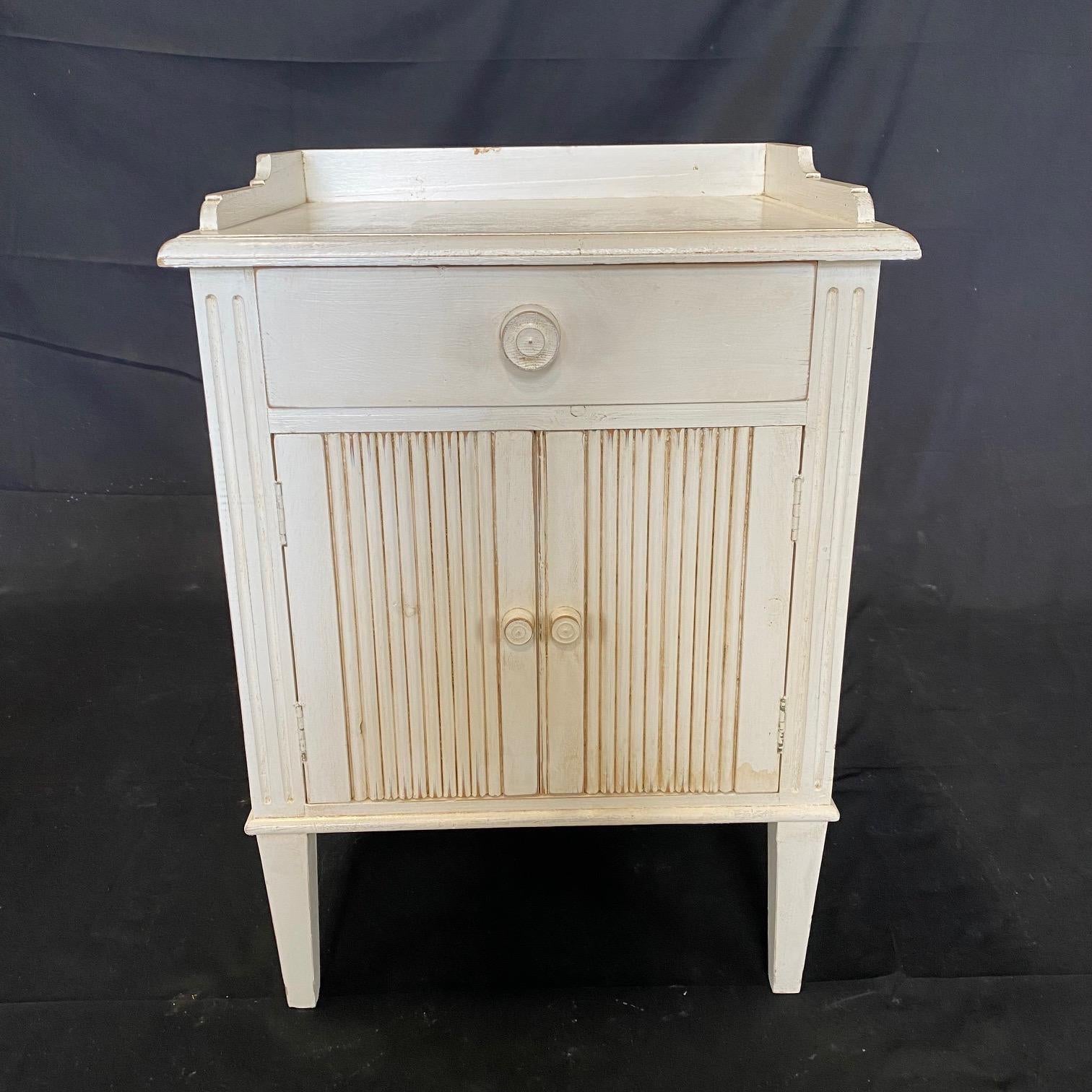 Lovely Pair of Swedish Gustavian Style Pine Night Stands or Side Tables 1