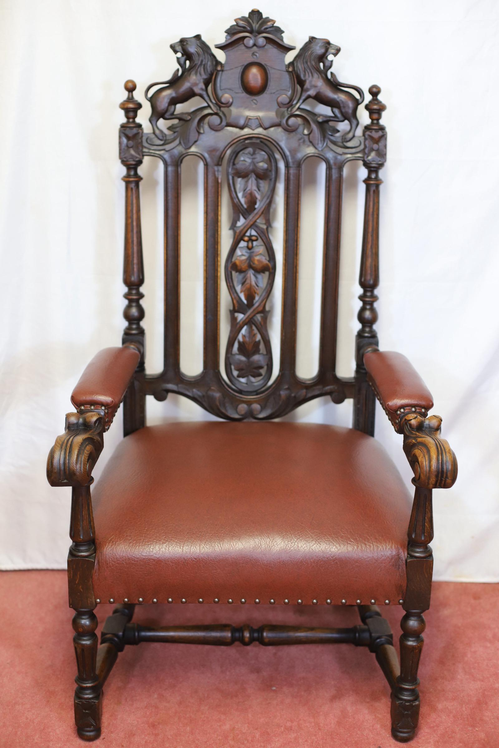 Lovely Pair Of Two Victorian Oak Armchairs In Jacobean Style (Kunstleder) im Angebot