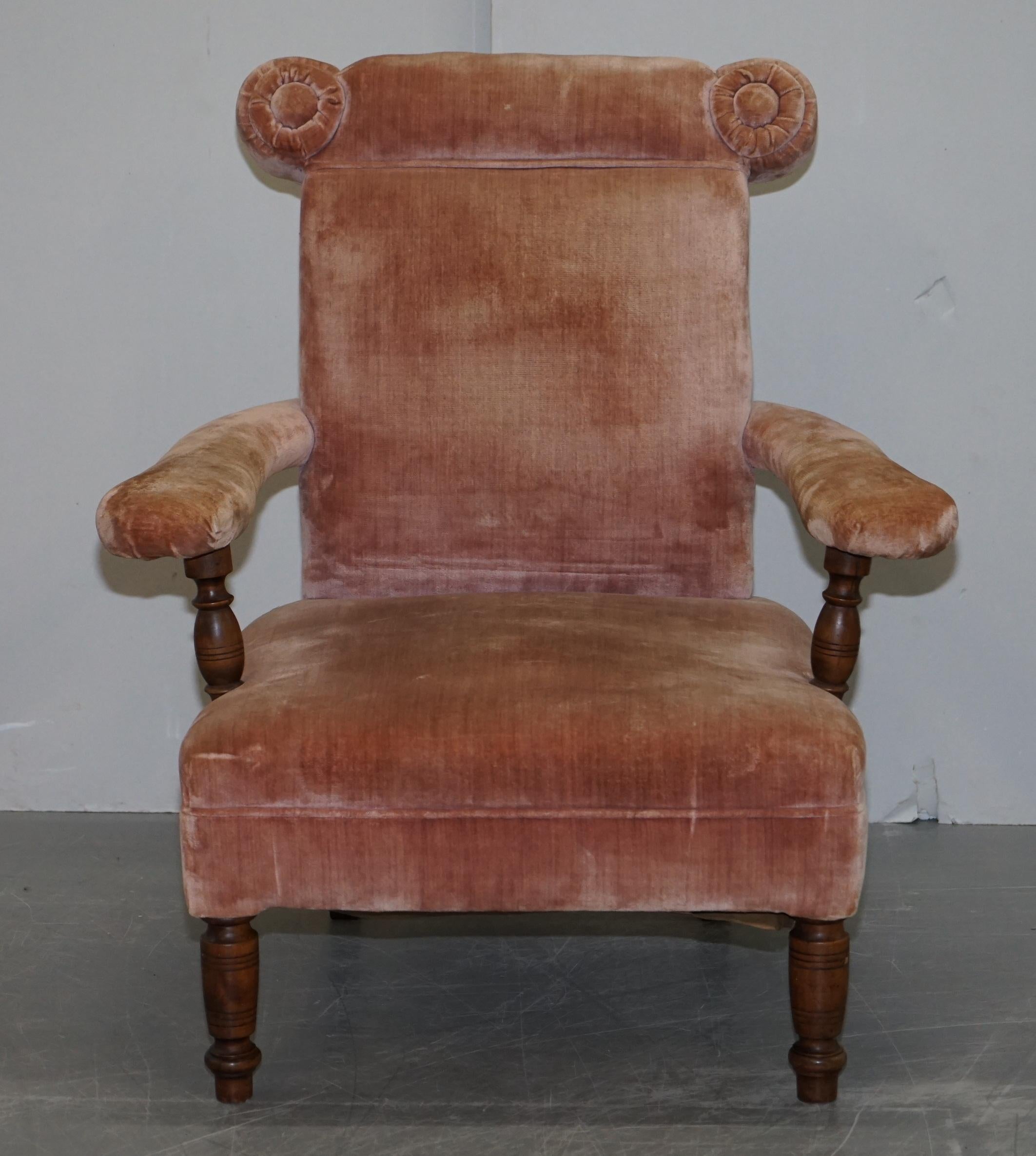 English Lovely Pair of Victorian Boudoir Armchairs with Salmon Pink Velour Upholstery For Sale
