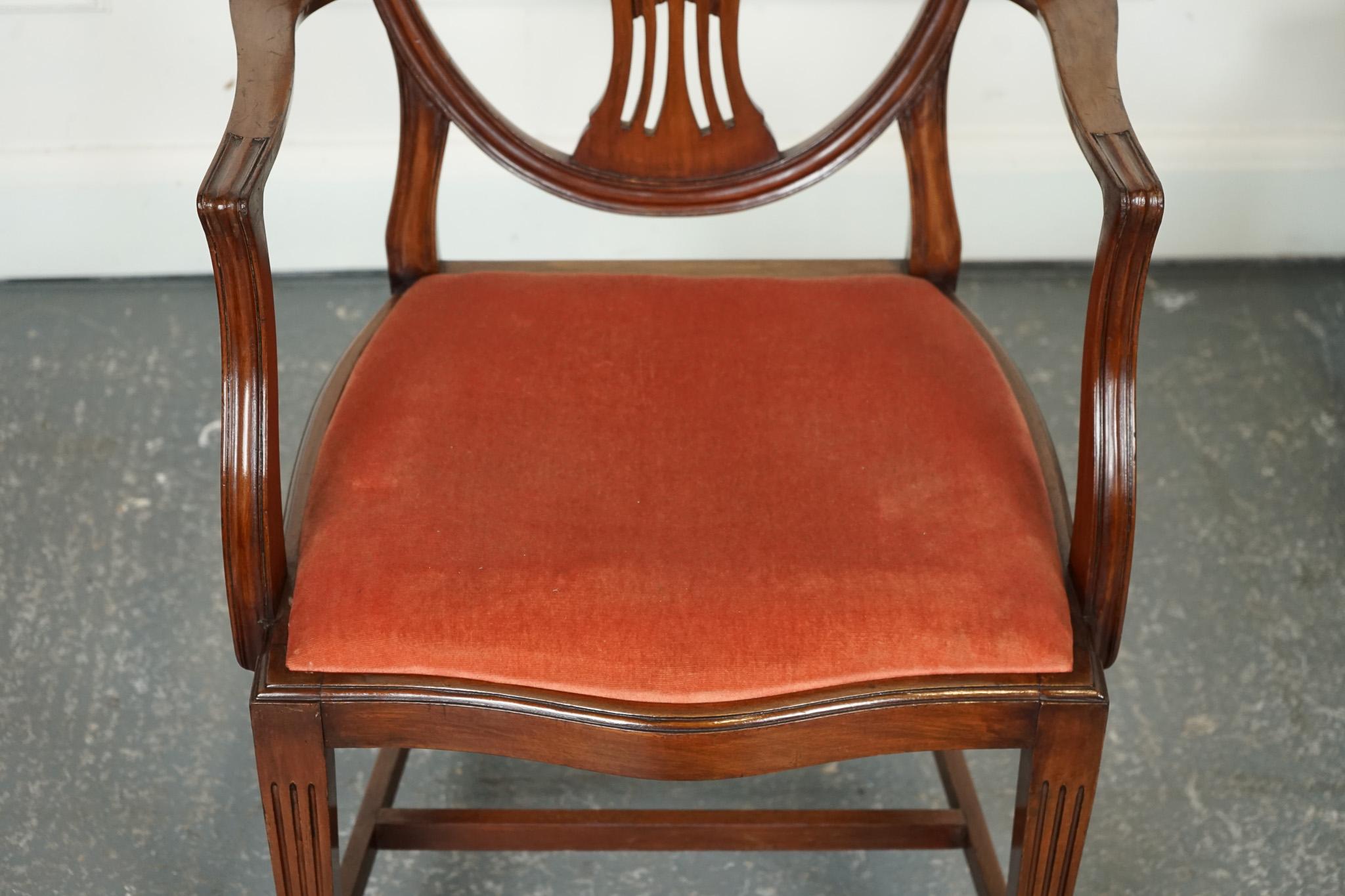 LOVELY PAiR OF VICTORIAN HEPPLEWHITE CARVER HALLWAY SIDE CHAIRS FEATHER FILLED For Sale 12