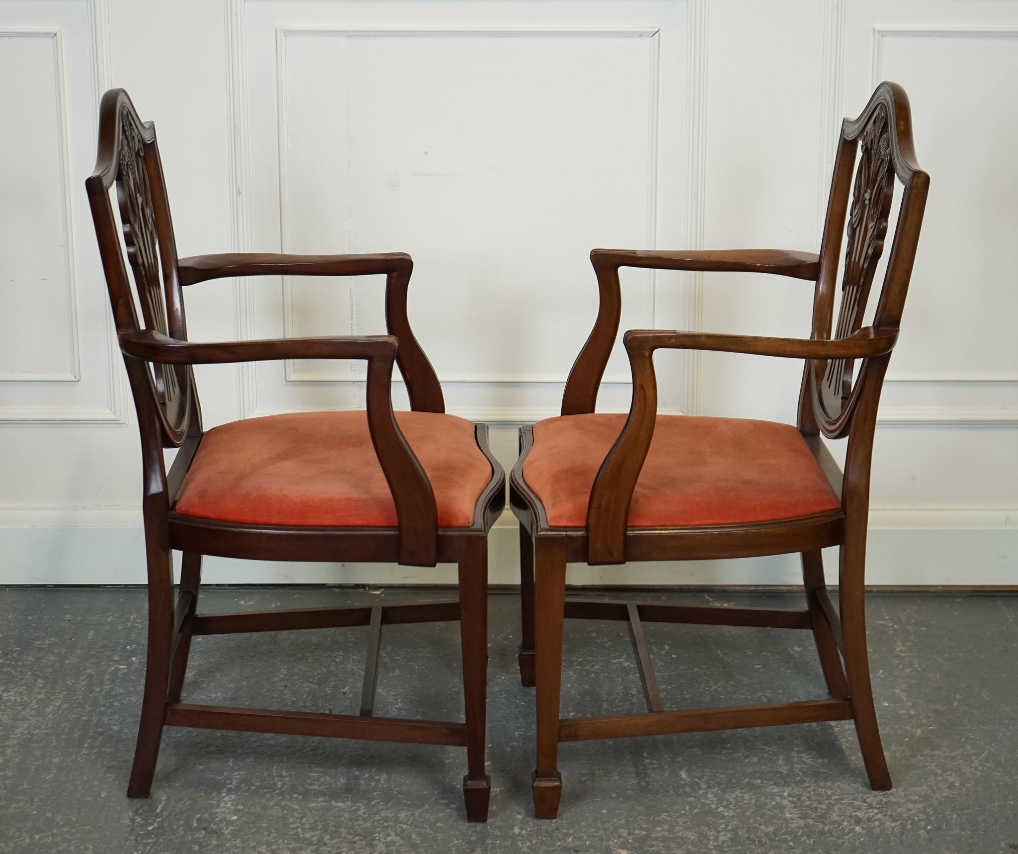 British LOVELY PAiR OF VICTORIAN HEPPLEWHITE CARVER HALLWAY SIDE CHAIRS FEATHER FILLED For Sale