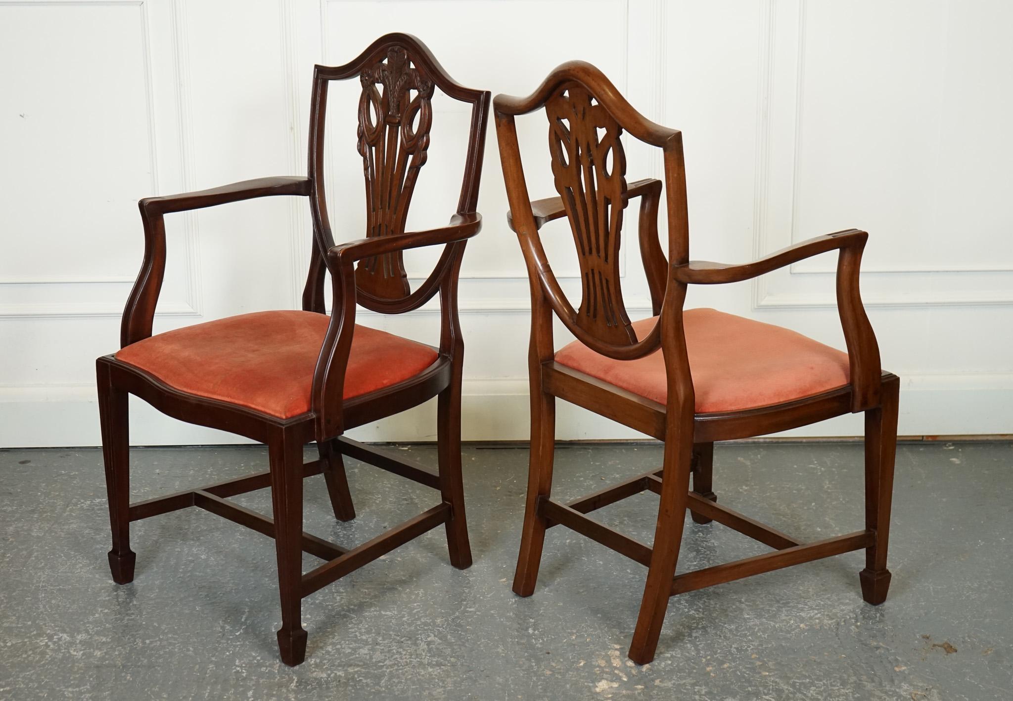 LOVELY PAiR OF VICTORIAN HEPPLEWHITE CARVER HALLWAY SIDE CHAIRS FEATHER FILLED In Good Condition For Sale In Pulborough, GB