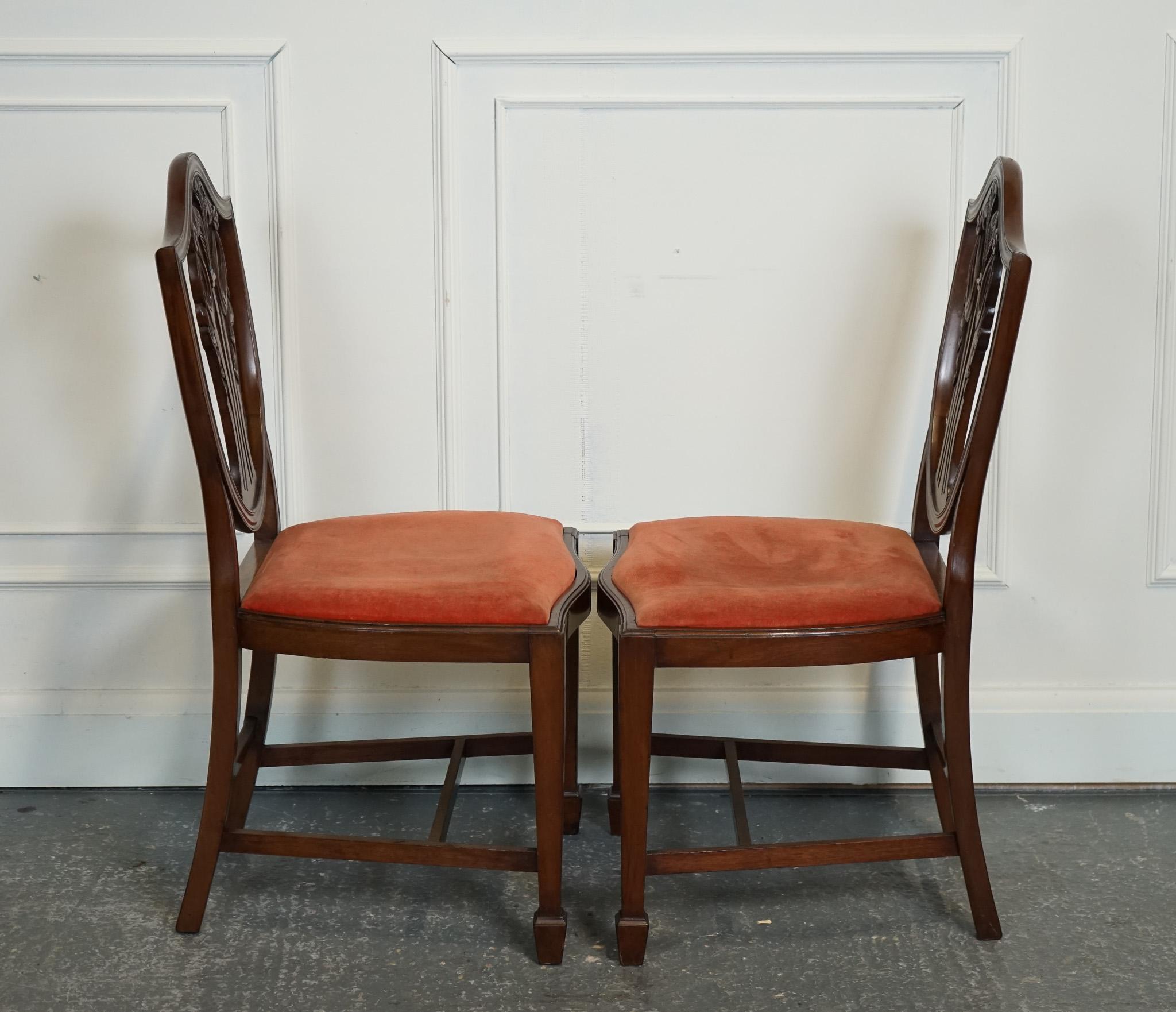 LOVELY PAiR OF VICTORIAN HEPPLEWHITE HALLWAY SIDE CHAIRS FEATHER FILLED (Britisch) im Angebot