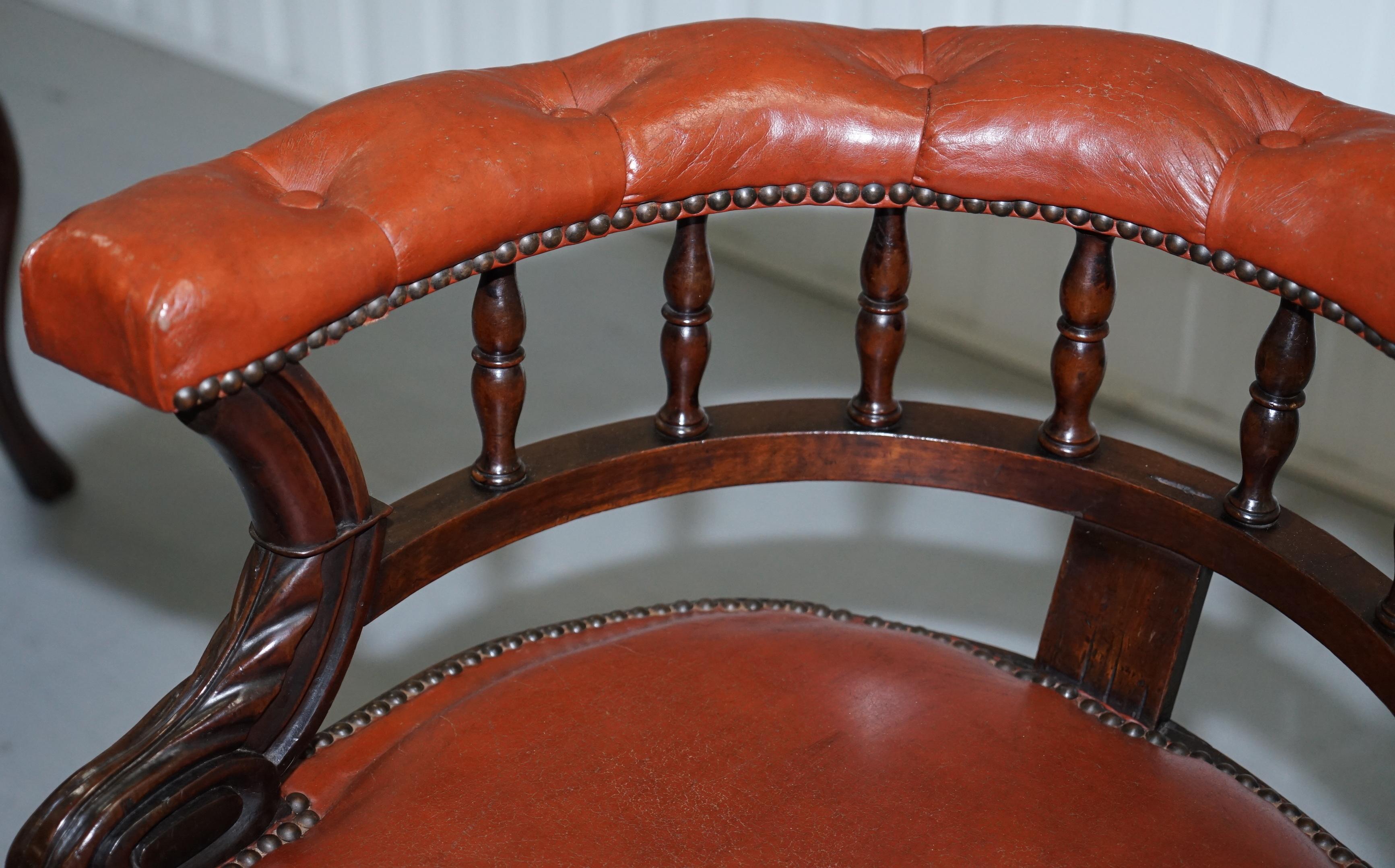 Lovely Pair of Victorian Horse Shoe Back Chesterfield Buttoned Captians Chairs 1