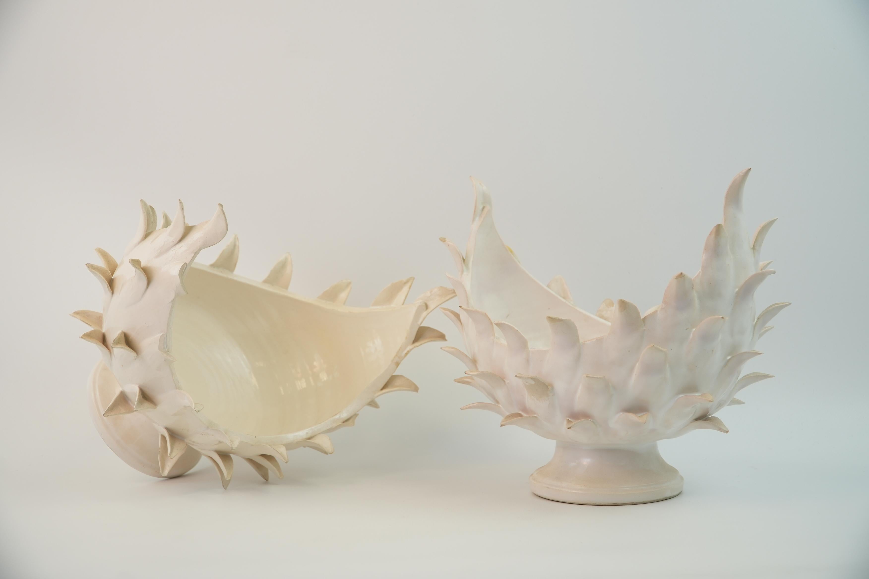 Whiting coppia di cesti in ceramica smaltata bianca di Jean Roger Paris in vendita 5