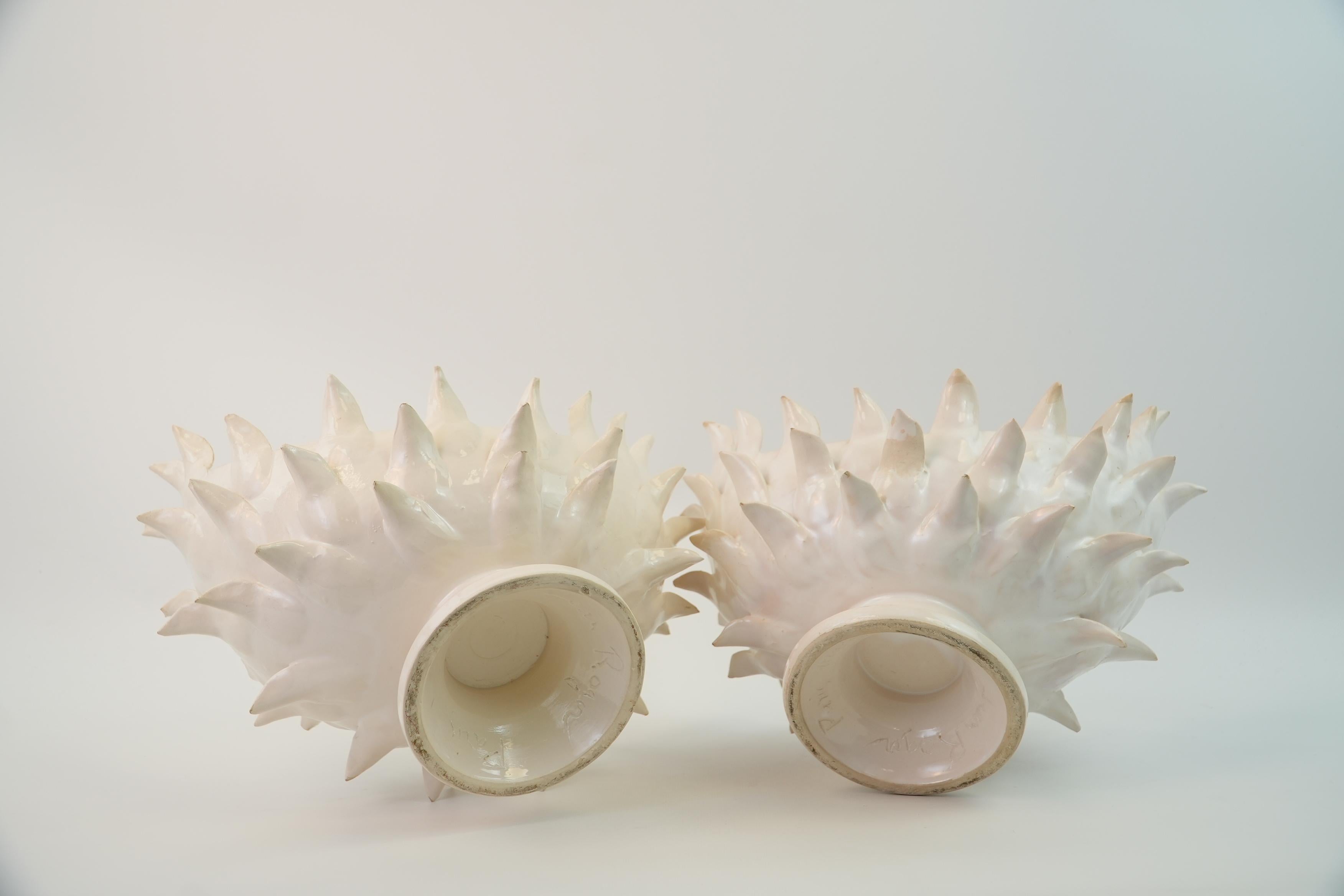 Whiting coppia di cesti in ceramica smaltata bianca di Jean Roger Paris in vendita 8