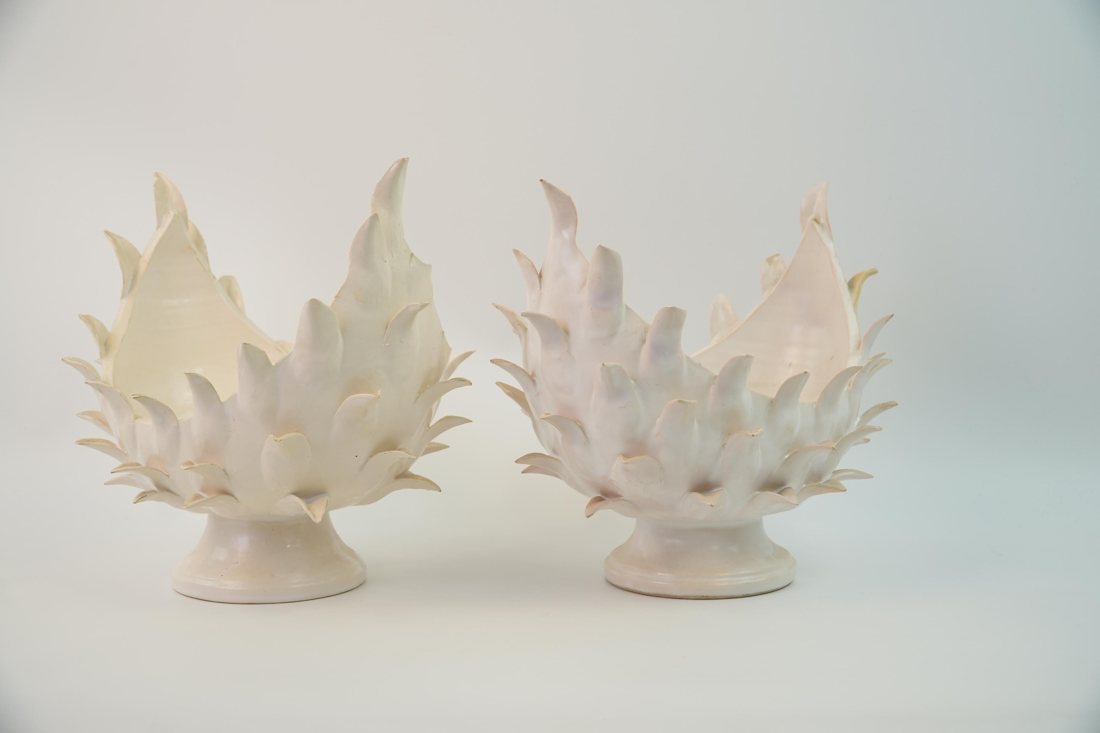 Mid-Century moderno Whiting coppia di cesti in ceramica smaltata bianca di Jean Roger Paris in vendita