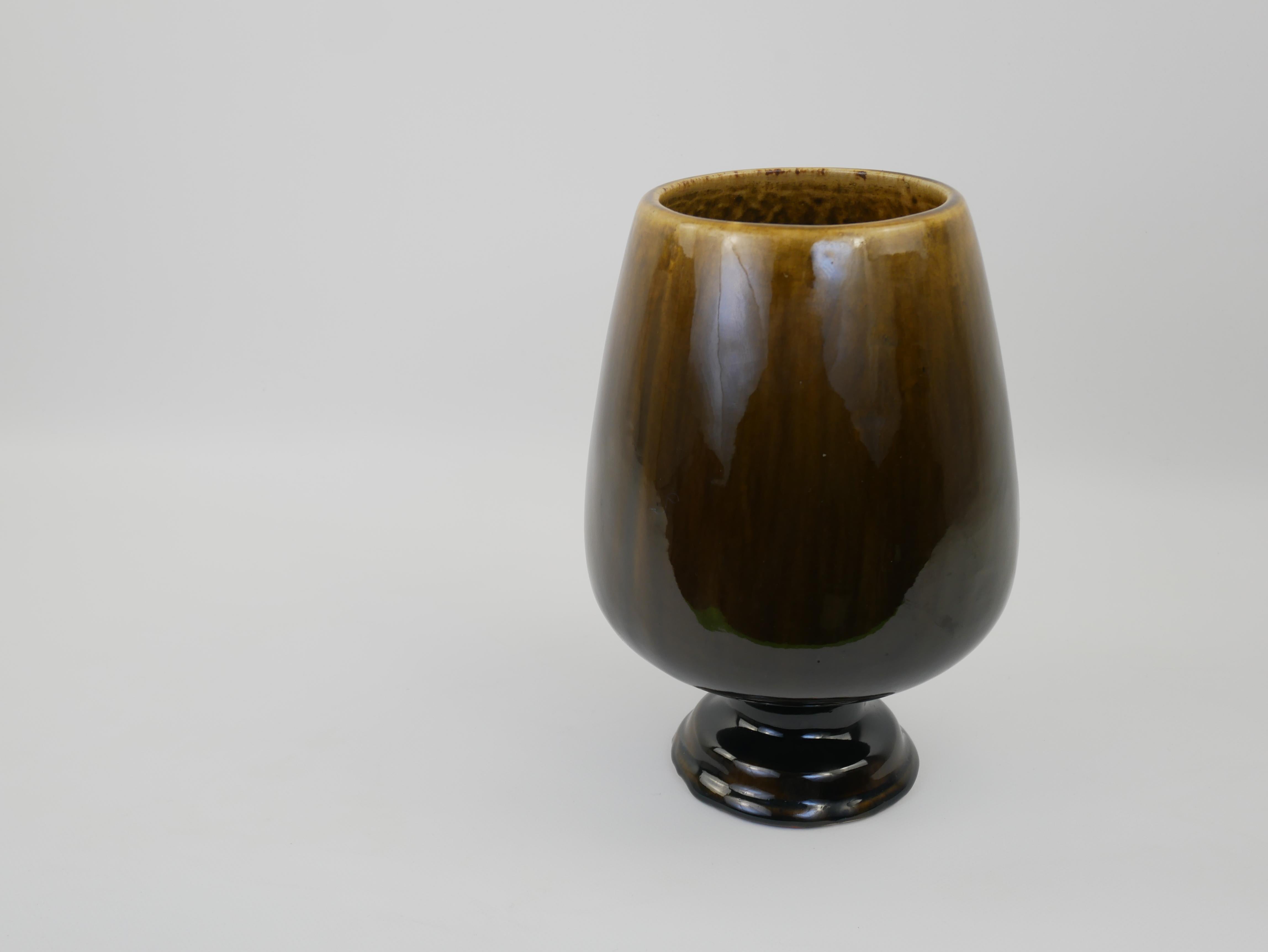 Grazioso vaso con piedistallo in ceramica smaltata Greene & Greene in vendita 2
