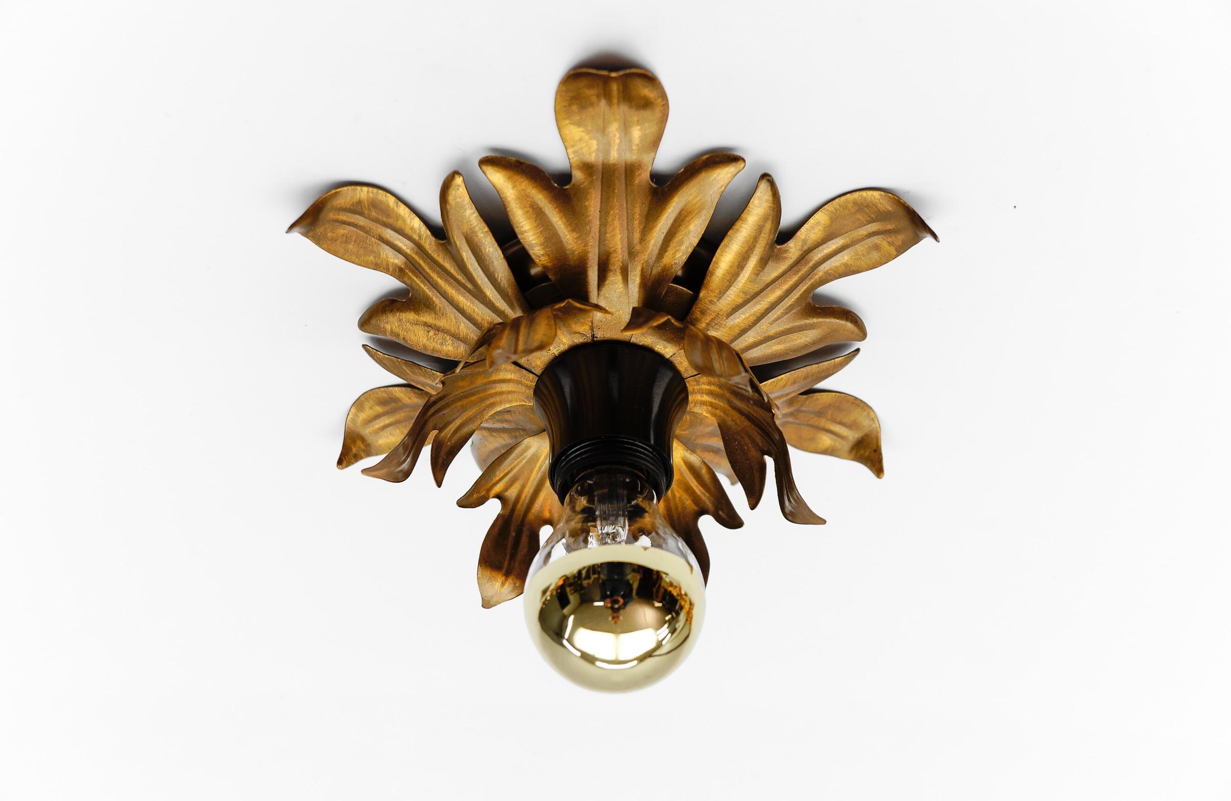 Lovely Petit Gilded Florentine Ceiling Lamp by Kögl, Germany, 1960s In Good Condition For Sale In Nürnberg, Bayern
