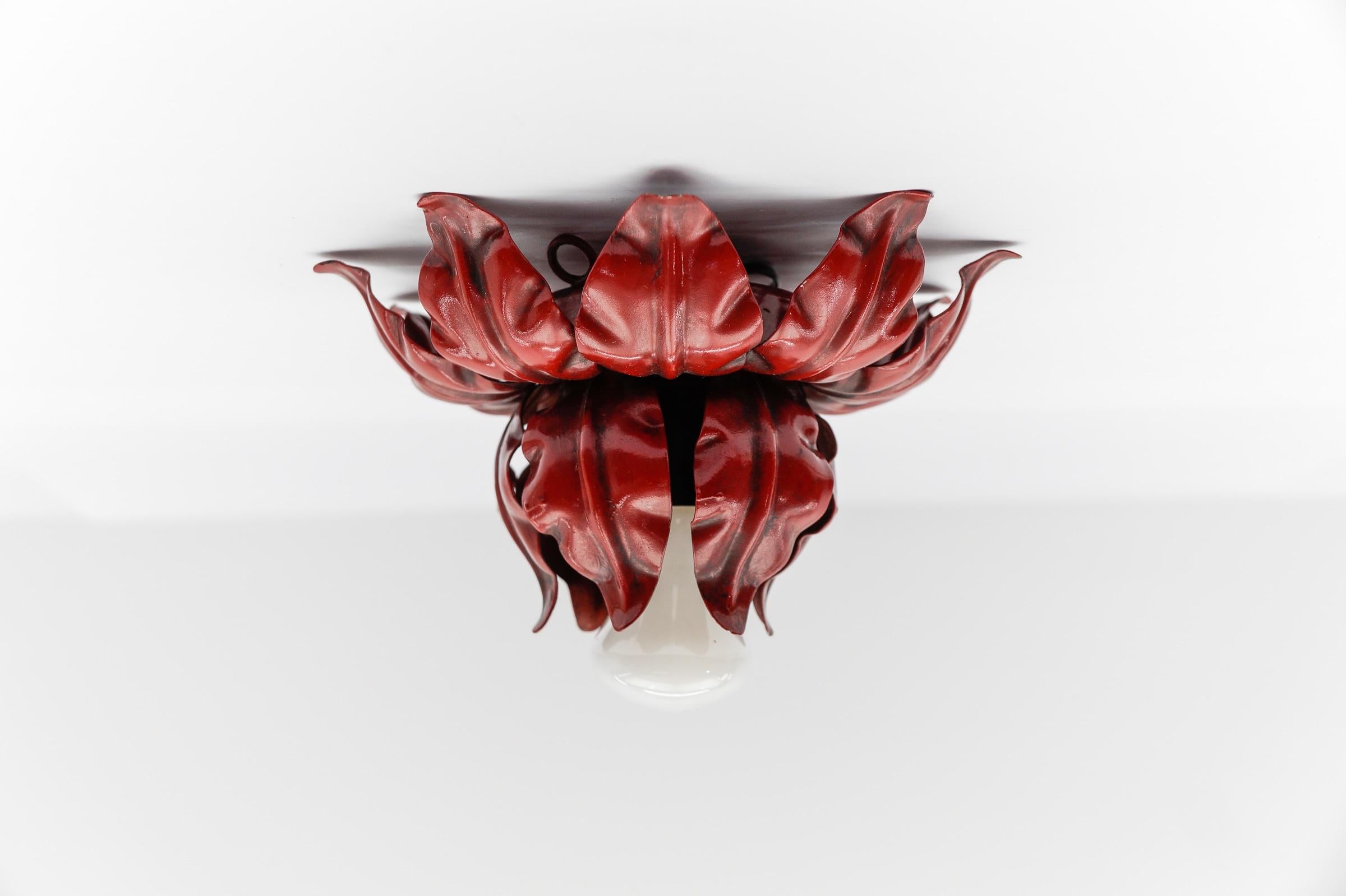 Hollywood Regency Graziosa lampada da soffitto petit red Florentine di Kögl, Germania, anni '60 in vendita