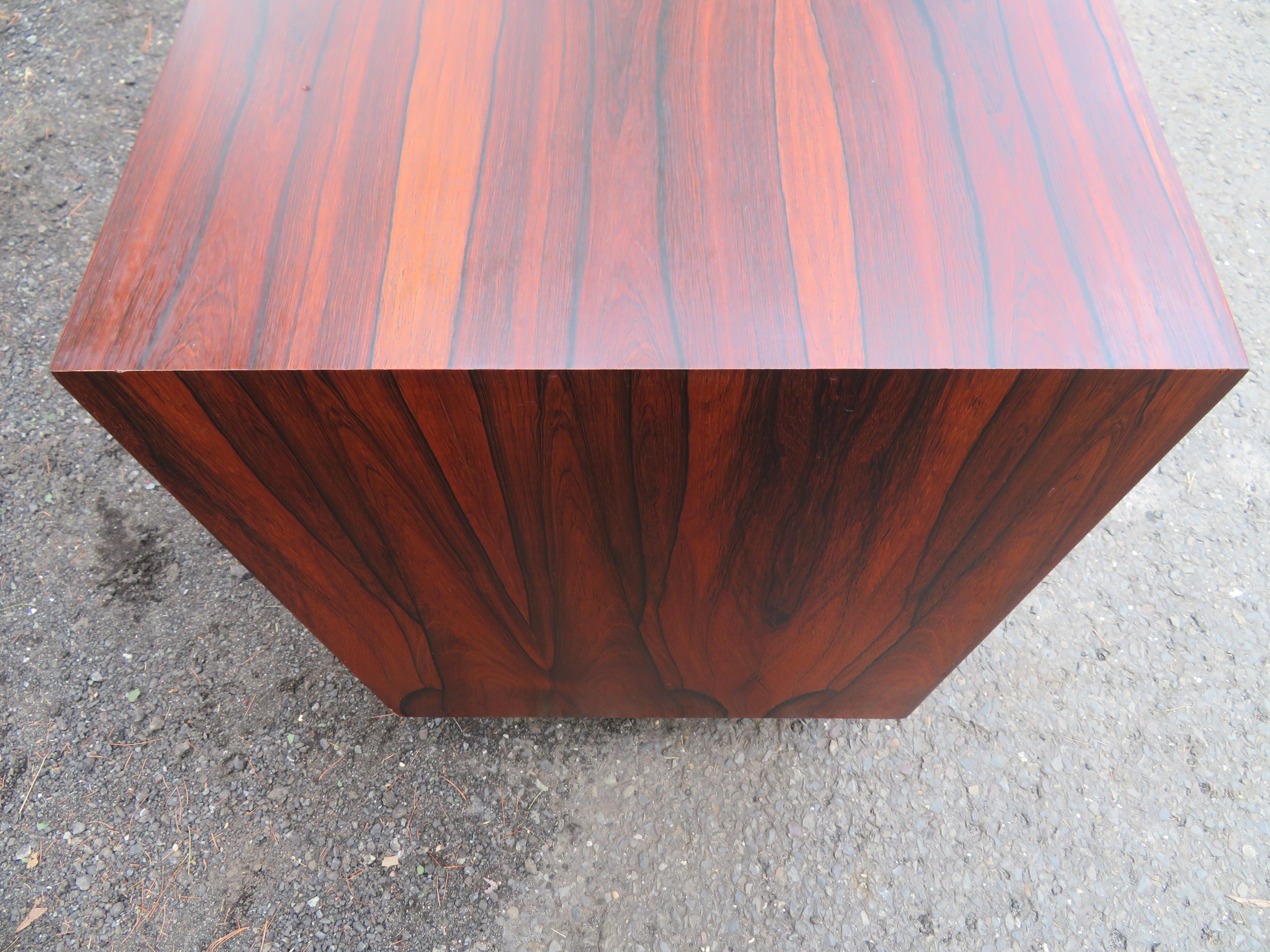 Lovely Petite Danish Modern Rosewood Bachelors Chest Mid-Century Modern In Good Condition For Sale In Pemberton, NJ