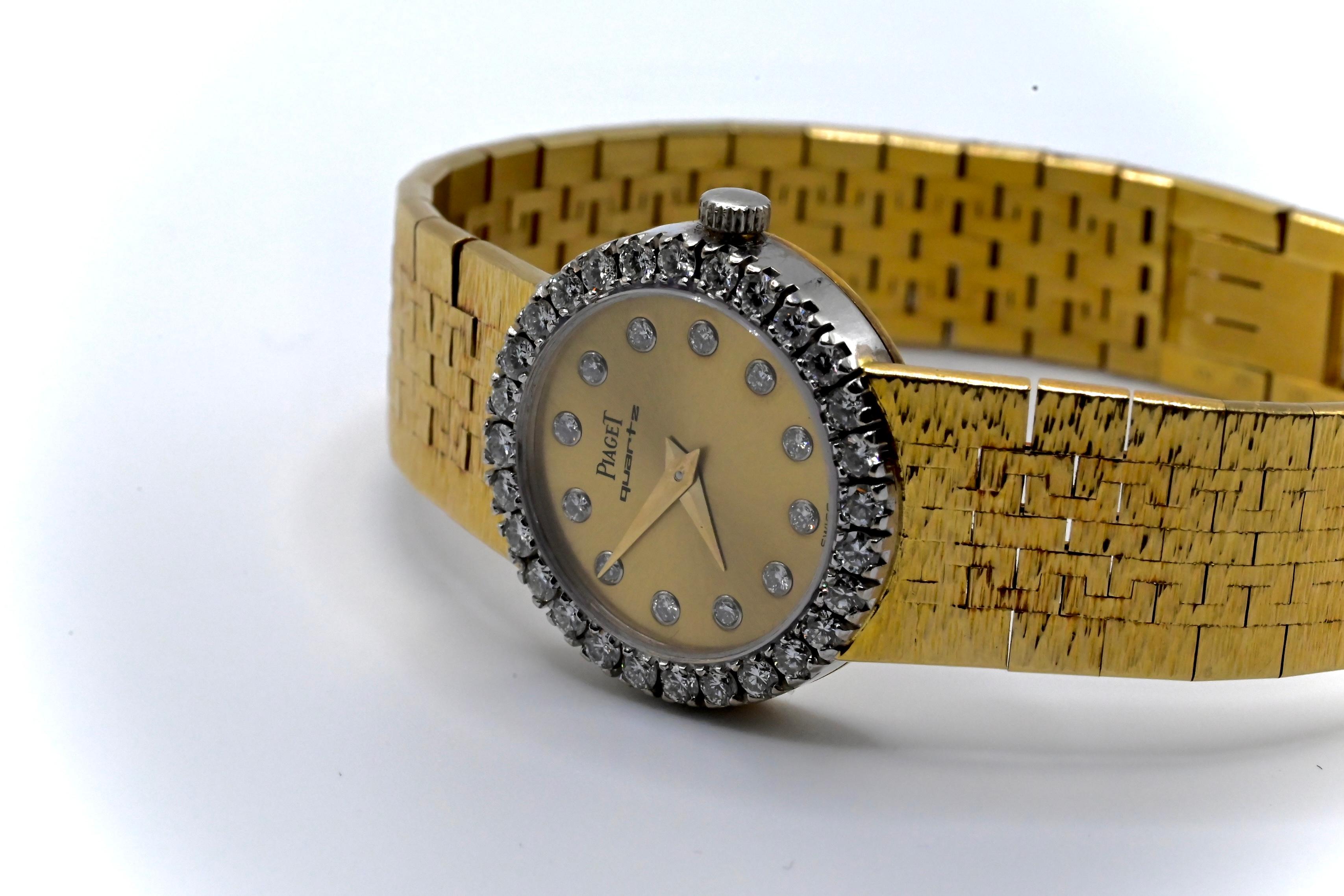 Round Cut Lovely Piaget Quartz Gold & Diamond Ladies Wristwatch 8226 A6