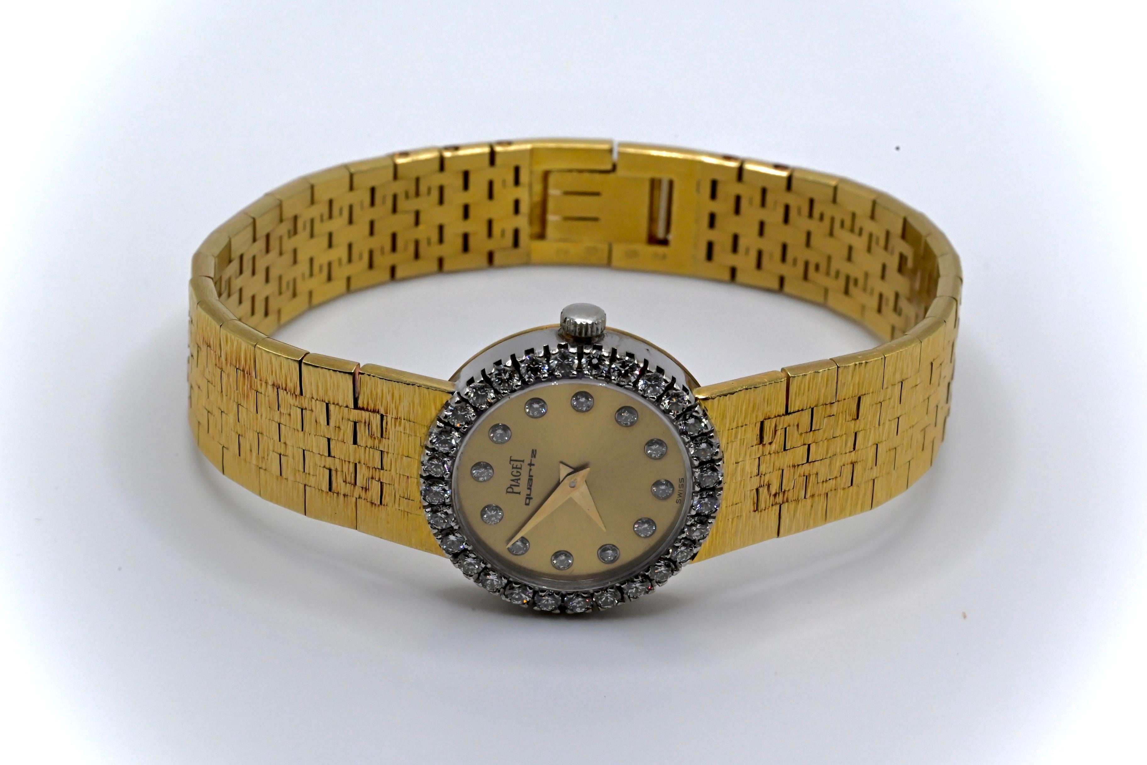 Lovely Piaget Quartz Gold & Diamond Ladies Wristwatch 8226 A6 In Good Condition In Media, PA