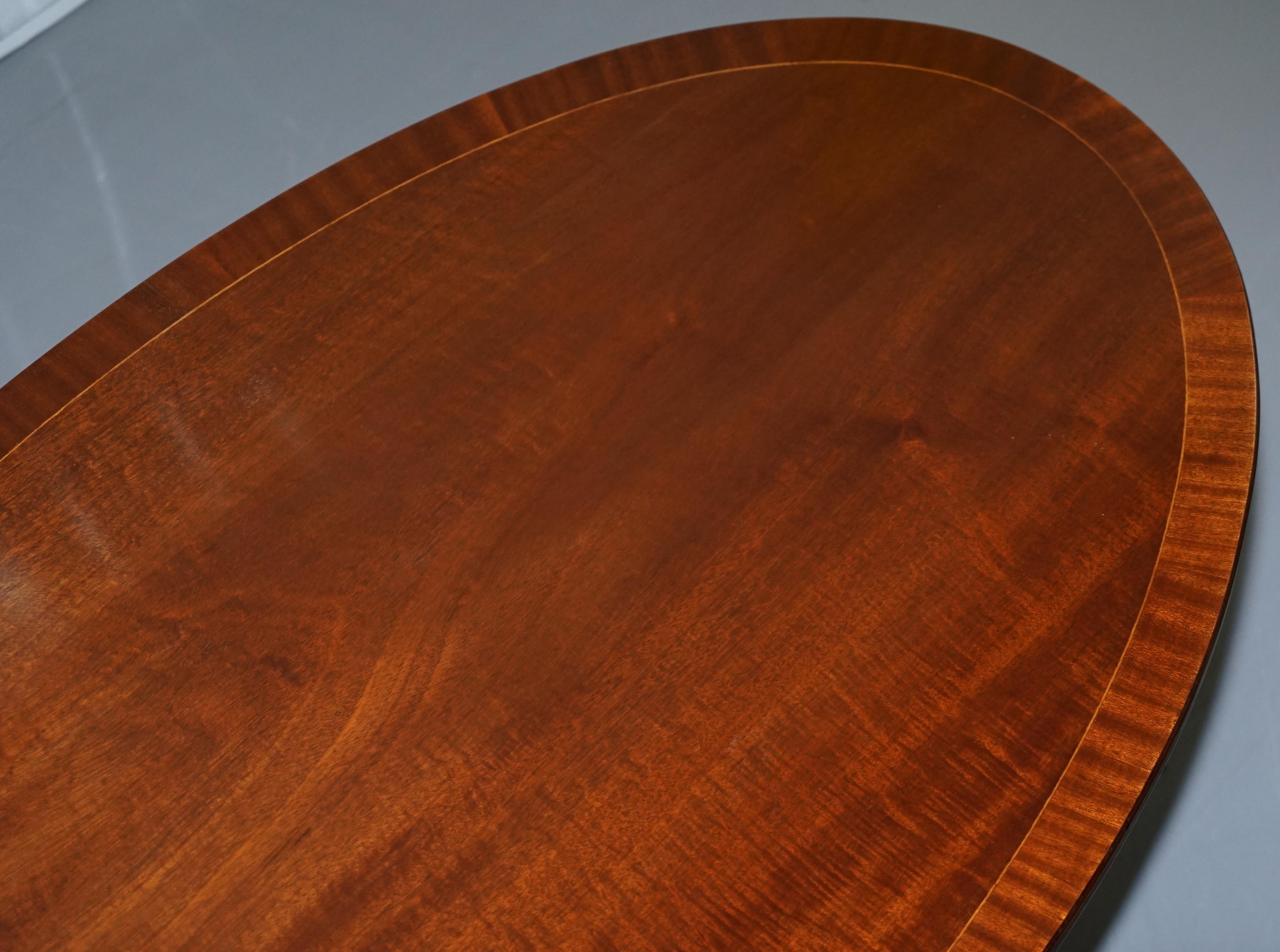 Hand-Crafted Lovely Pillared Leg Vintage Mahogany Oval Coffee or Cocktail Table Nice Vintage