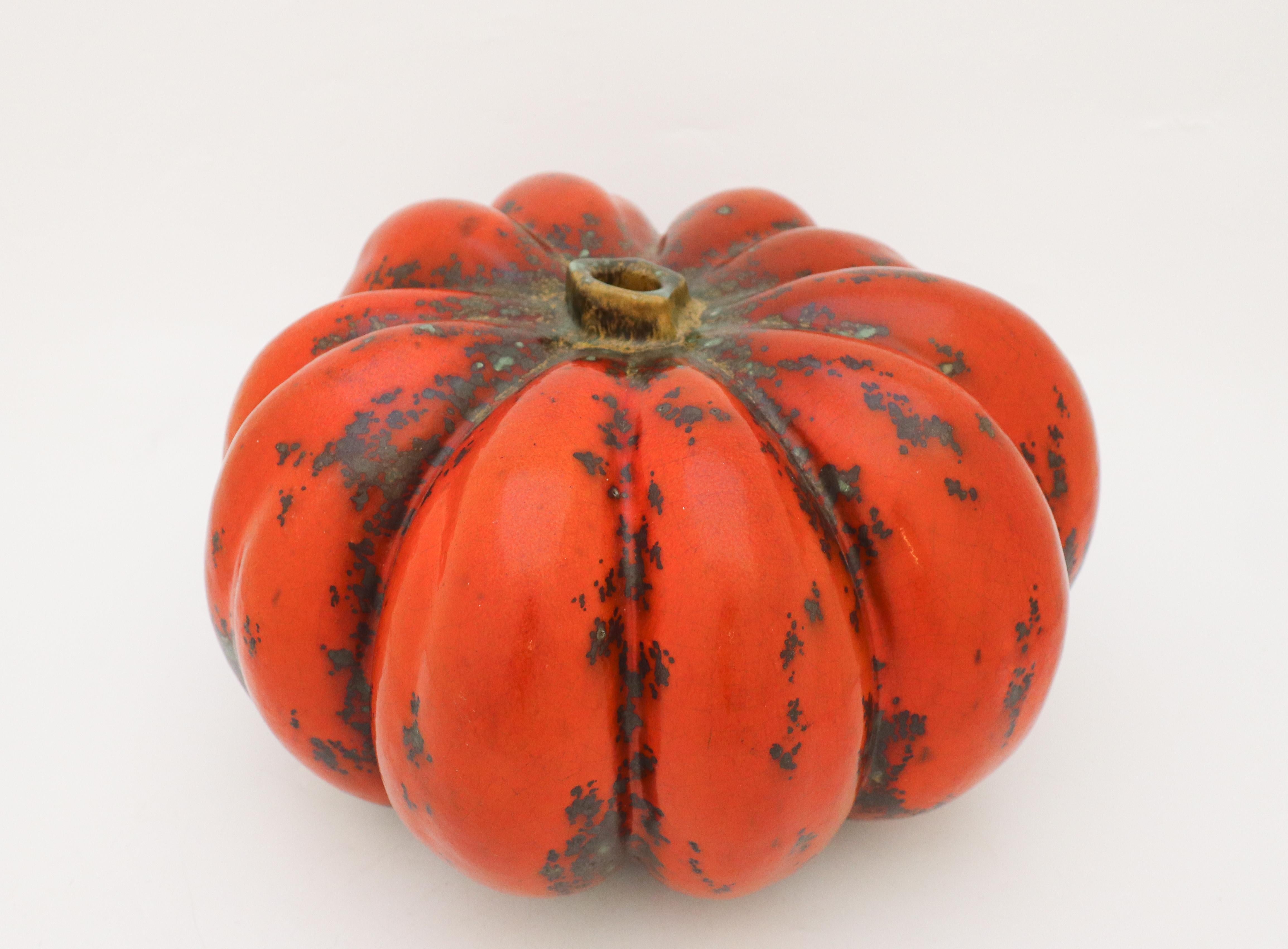 Just a stunning pumpkin made by Hans Hedberg (1917-2007) Swedish ceramist who had his studio in Biot, near Nice in France.

Hedberg worked with several famous artists, among Picasso, Léger and Matisse.
It is signed and in very good condition, it