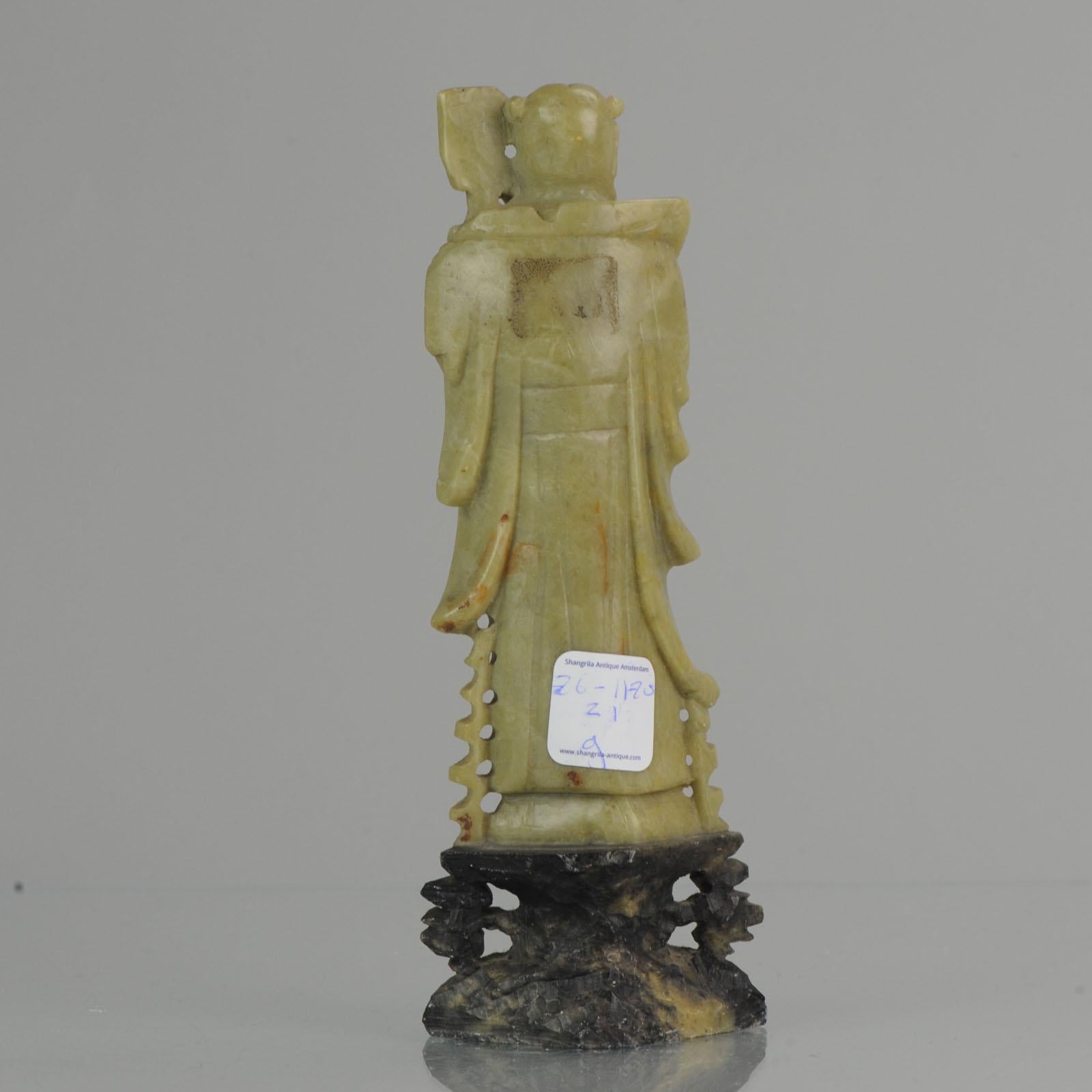 Lovely Qing Dynasty Chinese Soapstone Statue Nicely Carved Wise Man In Good Condition For Sale In Amsterdam, Noord Holland