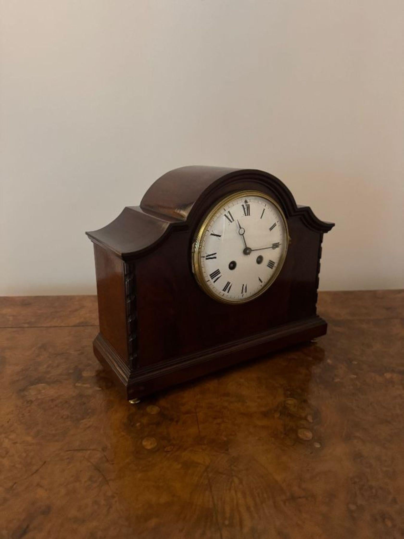 Schöne Qualität antike Edwardian Mahagoni Mantel Uhr (Geschnitzt) im Angebot