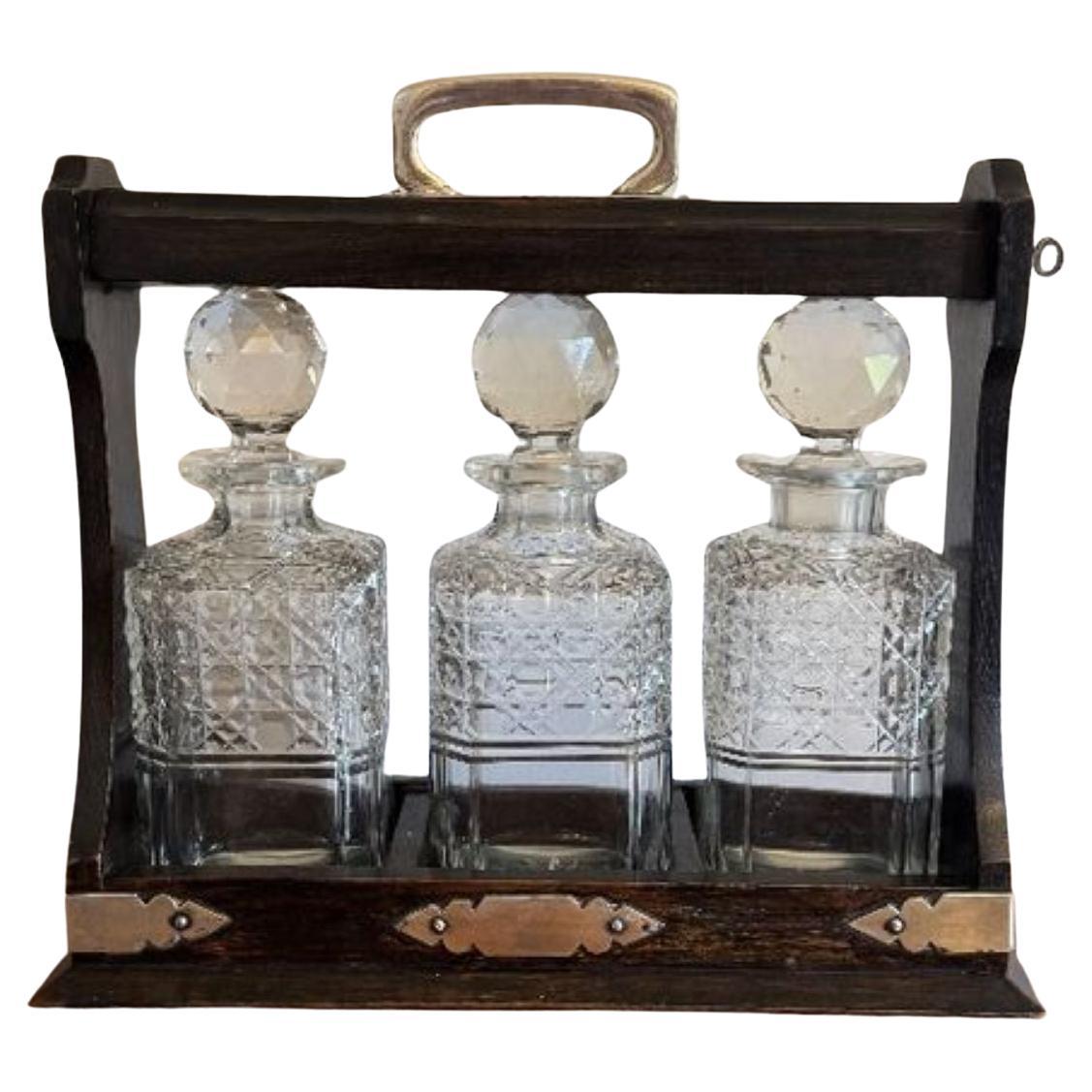 Schöne Qualität antike Edwardian Eiche und versilbert Tantalus im Angebot